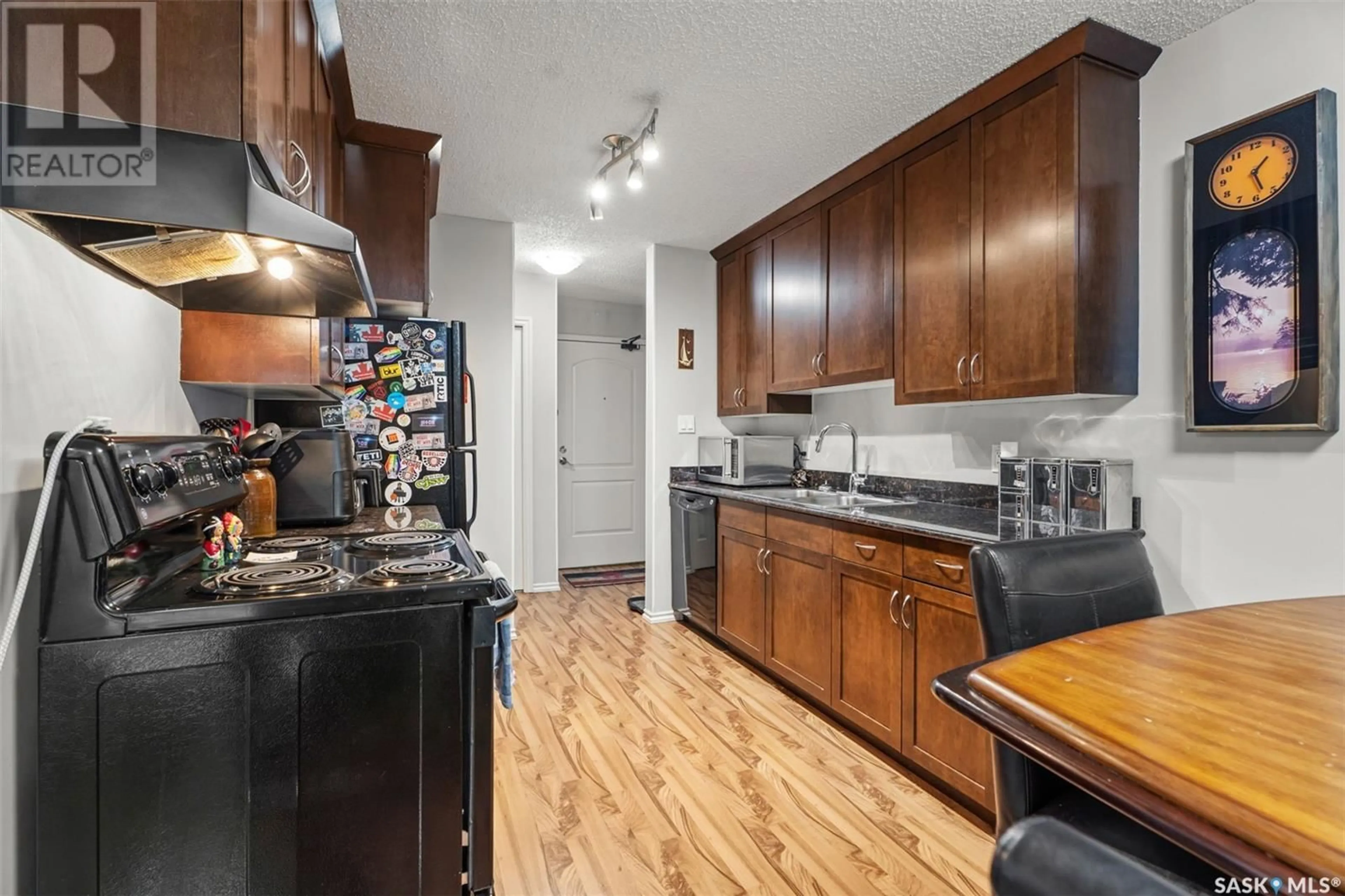 Standard kitchen, unknown for 319 2233 St Henry AVENUE, Saskatoon Saskatchewan S7M5K6