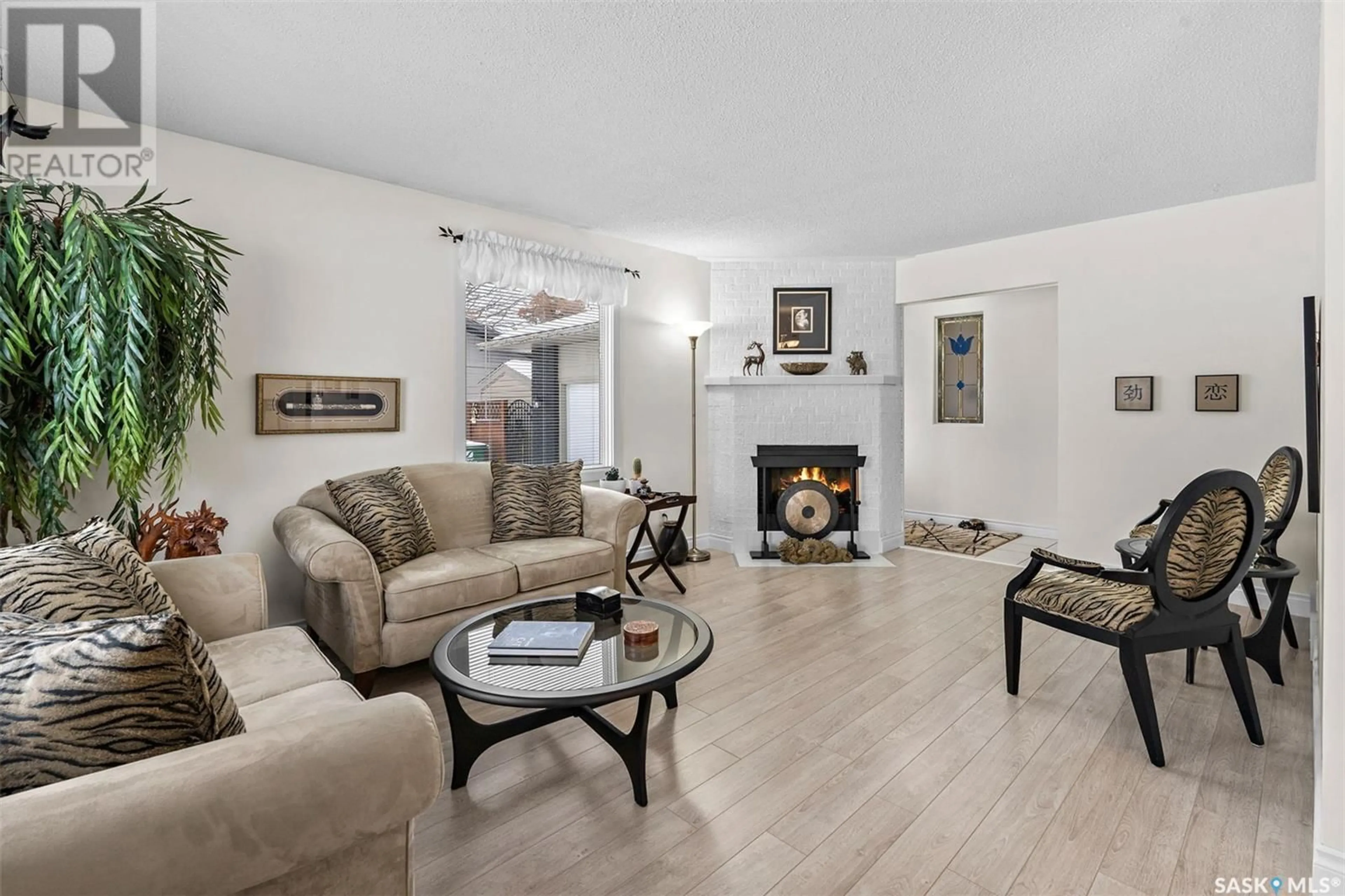 Living room with furniture, unknown for 229 Churchill DRIVE, Saskatoon Saskatchewan S7K3Y6