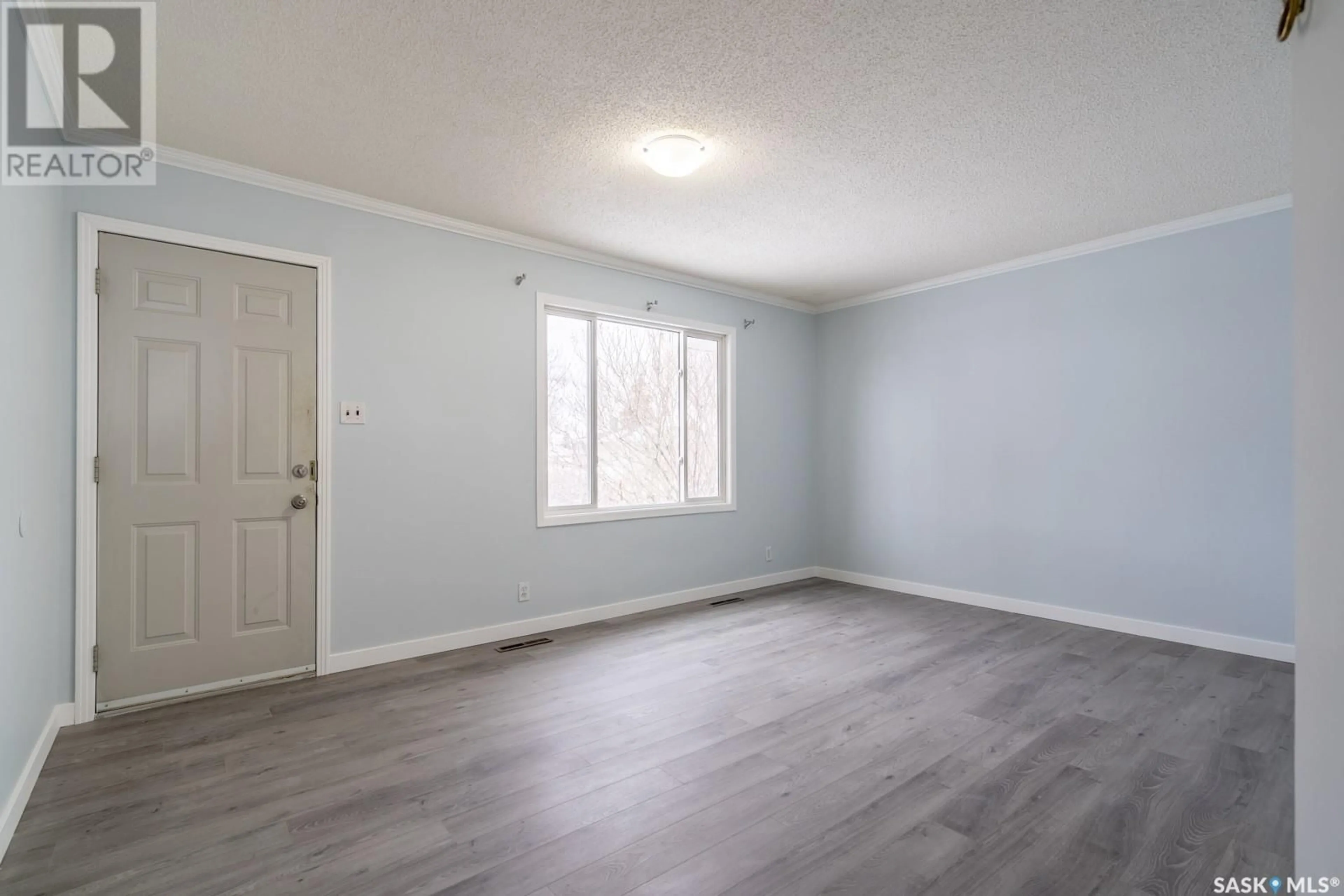 A pic of a room for 1525 Regent STREET, Regina Saskatchewan S4N1R9