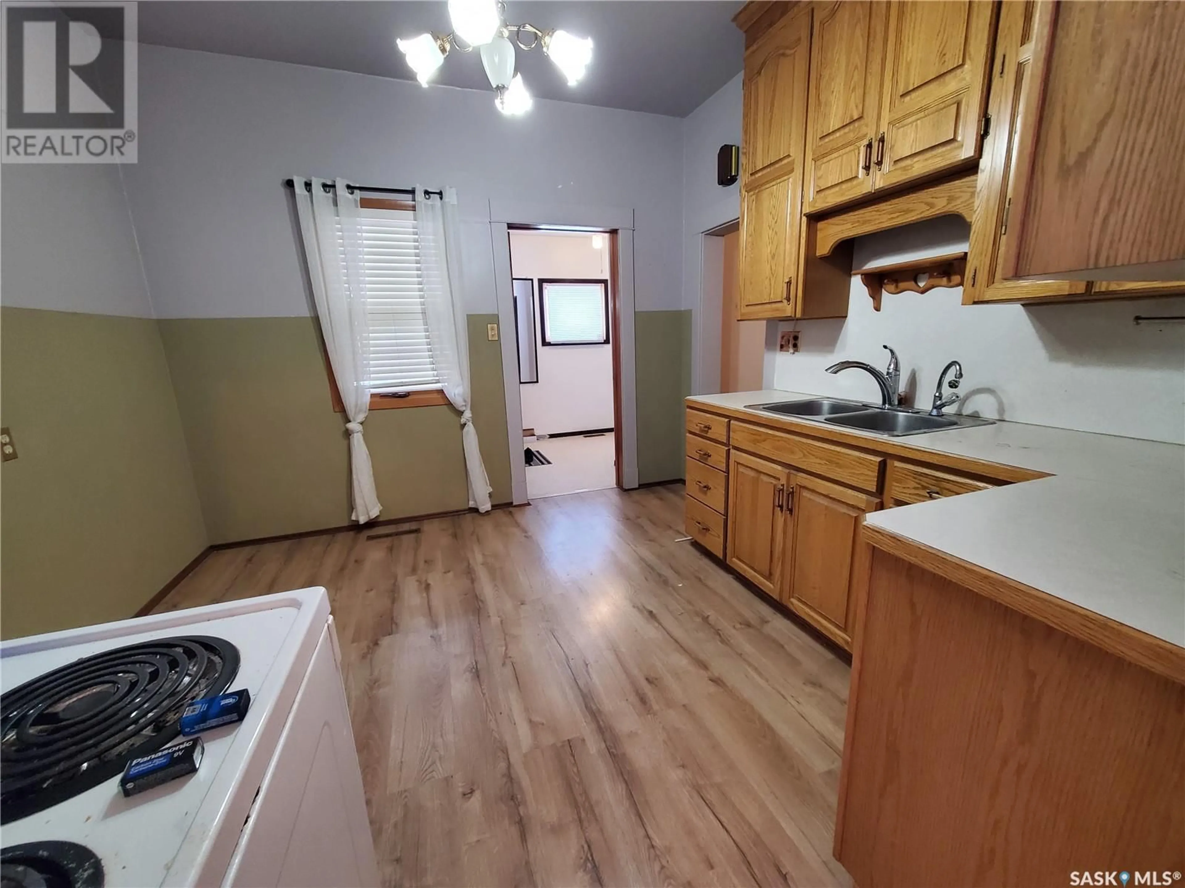 Standard kitchen, unknown for 304 Brownlee STREET, Herbert Saskatchewan S0H2A0