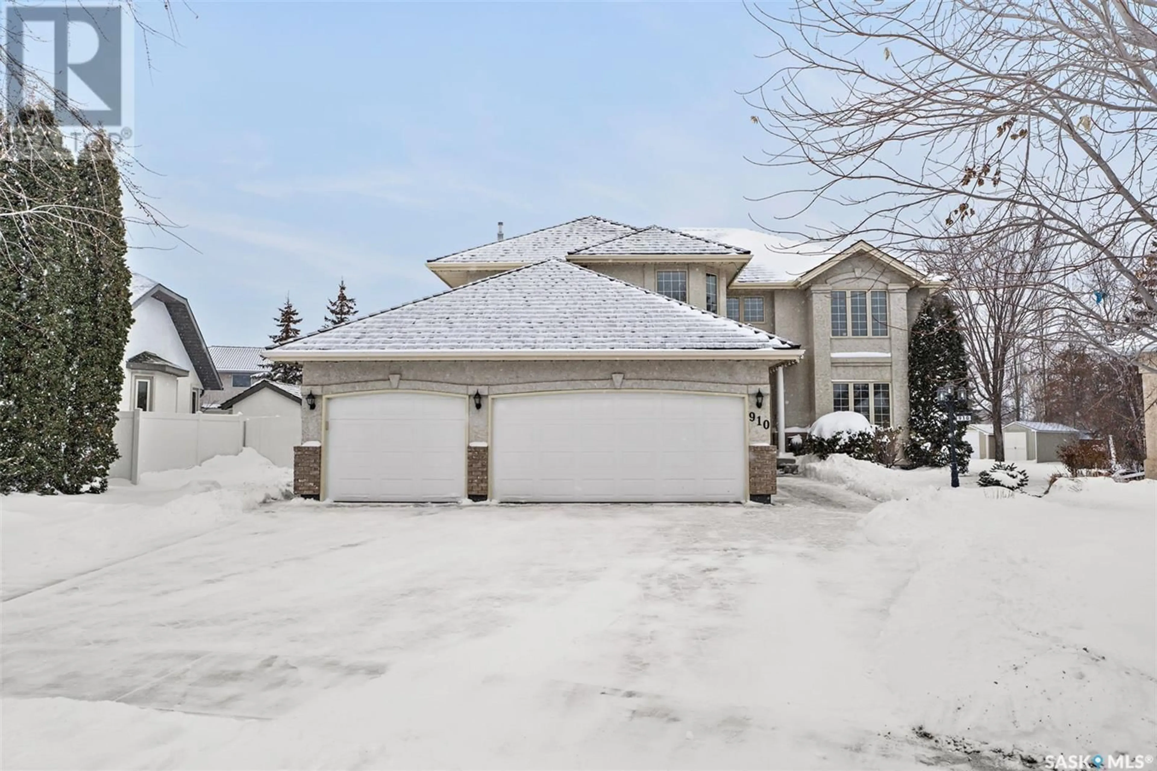 A pic from outside/outdoor area/front of a property/back of a property/a pic from drone, street for 910 Braeside PLACE, Saskatoon Saskatchewan S7V1A9