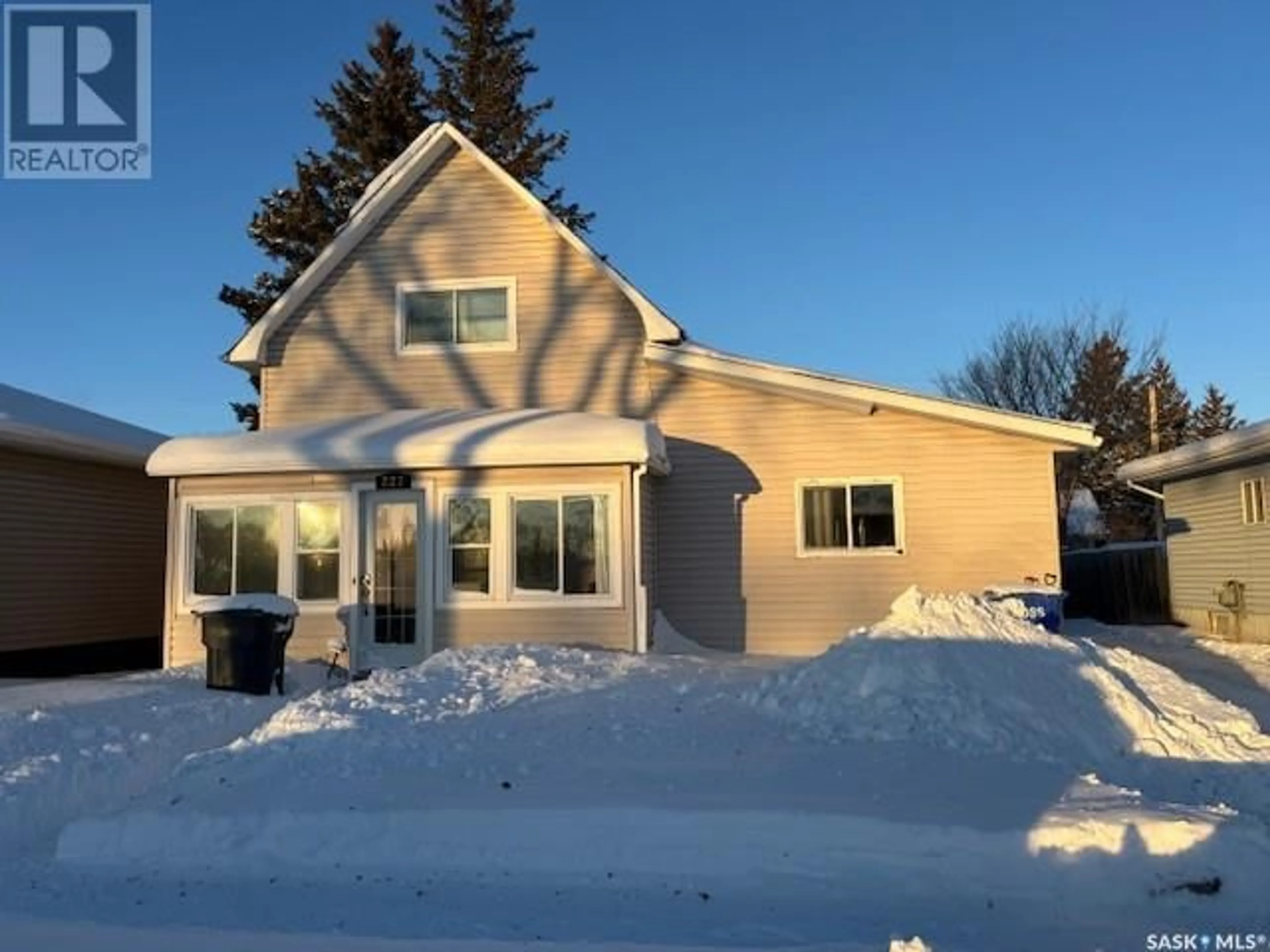 Home with vinyl exterior material, street for 222 2nd AVENUE E, Canora Saskatchewan S0A0L0