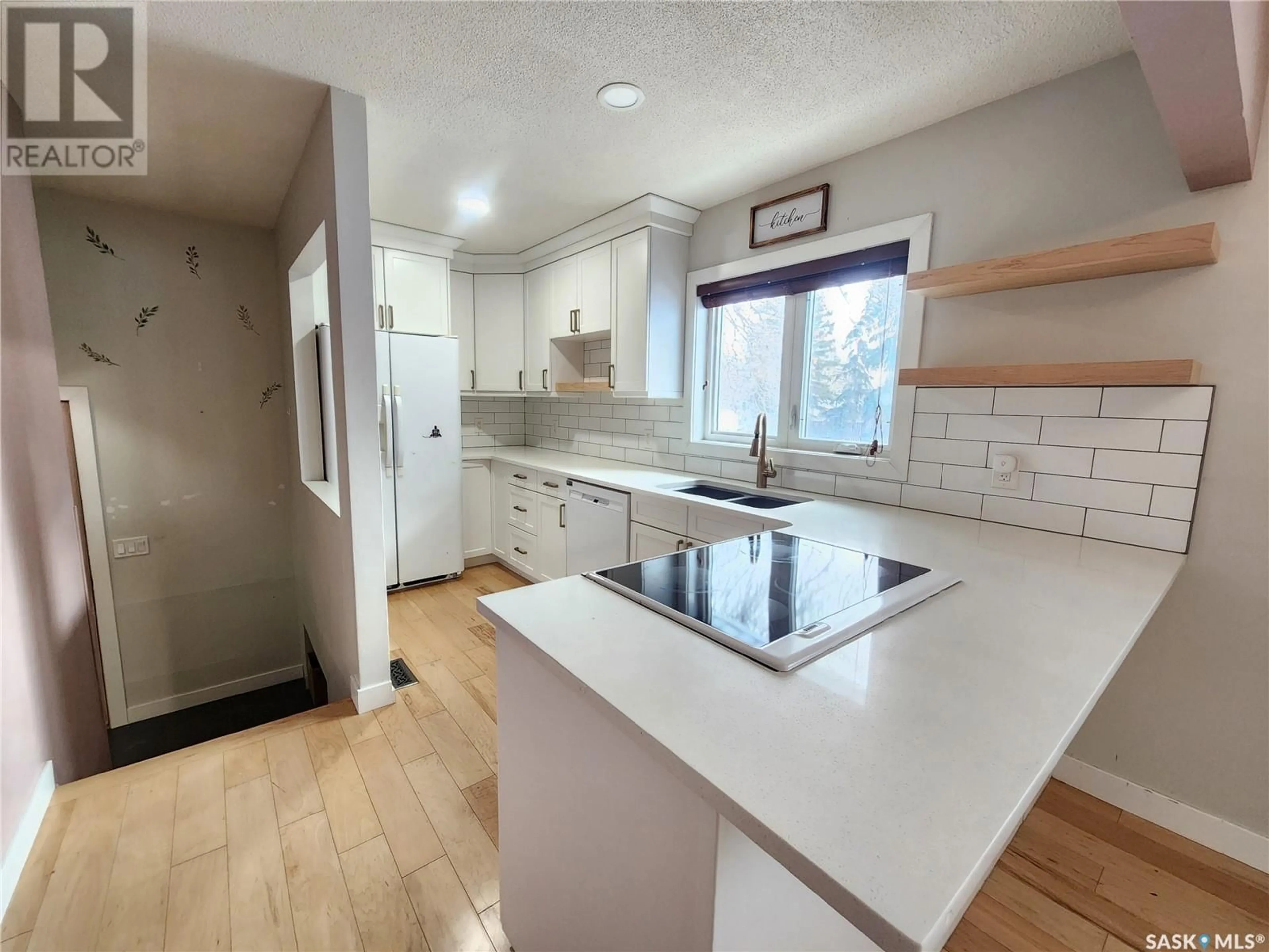 Open concept kitchen, unknown for 433 Floren STREET, Radville Saskatchewan S0C2G0