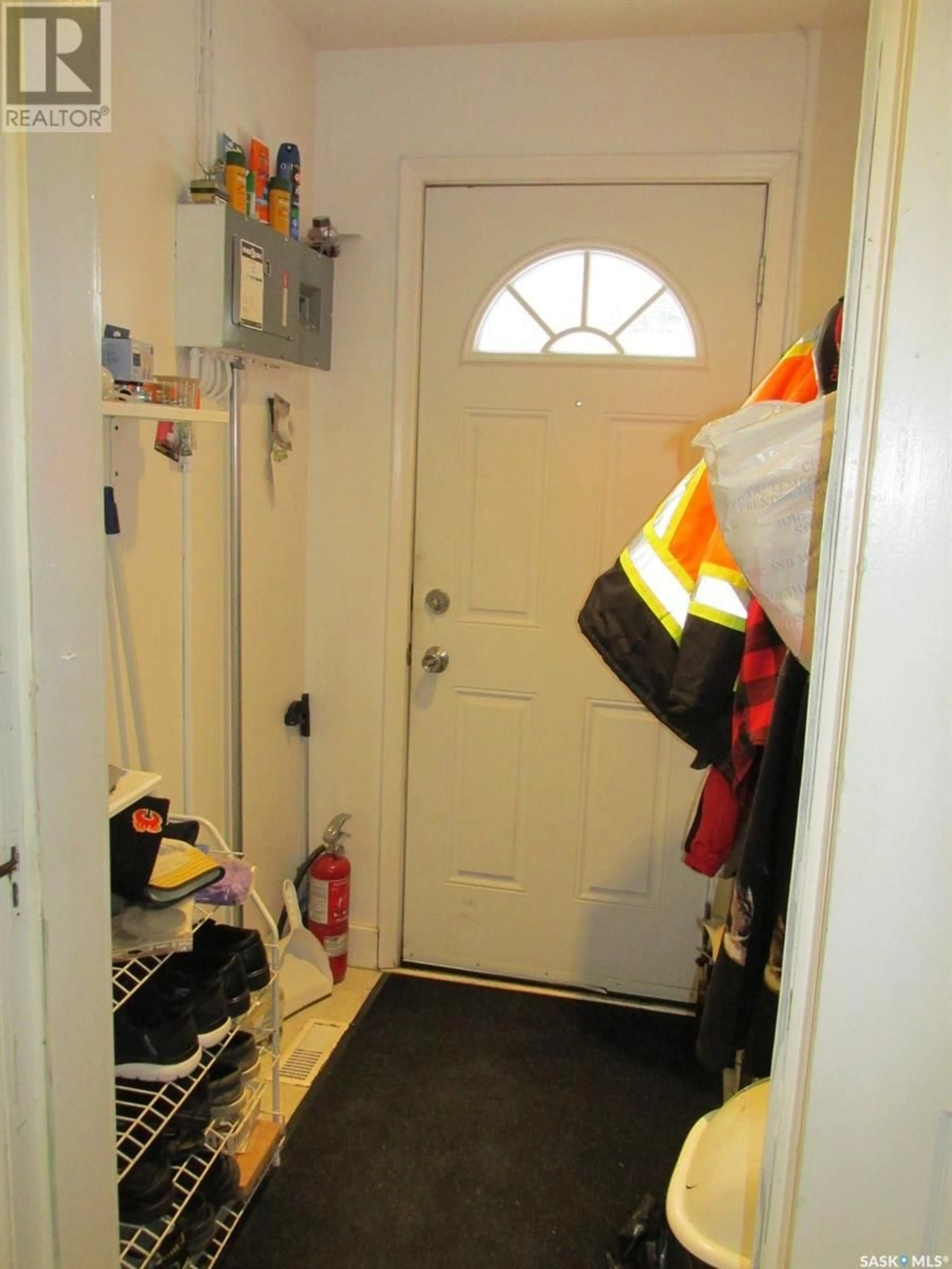 Indoor entryway for 214 2ND STREET, Nipawin Saskatchewan S0E1E0