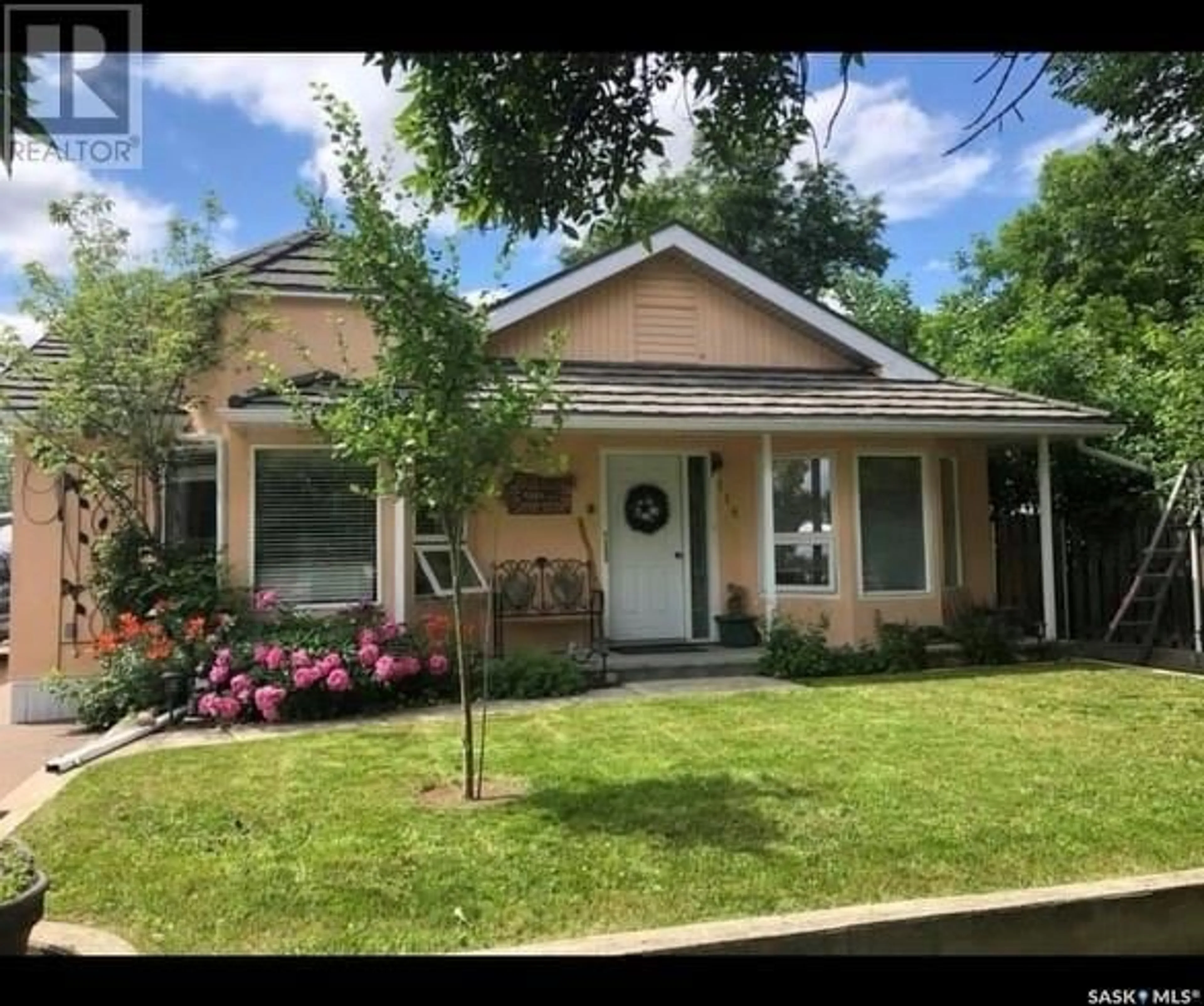 Unknown for 118 CEDAR AVENUE, Eastend Saskatchewan S0N0T0