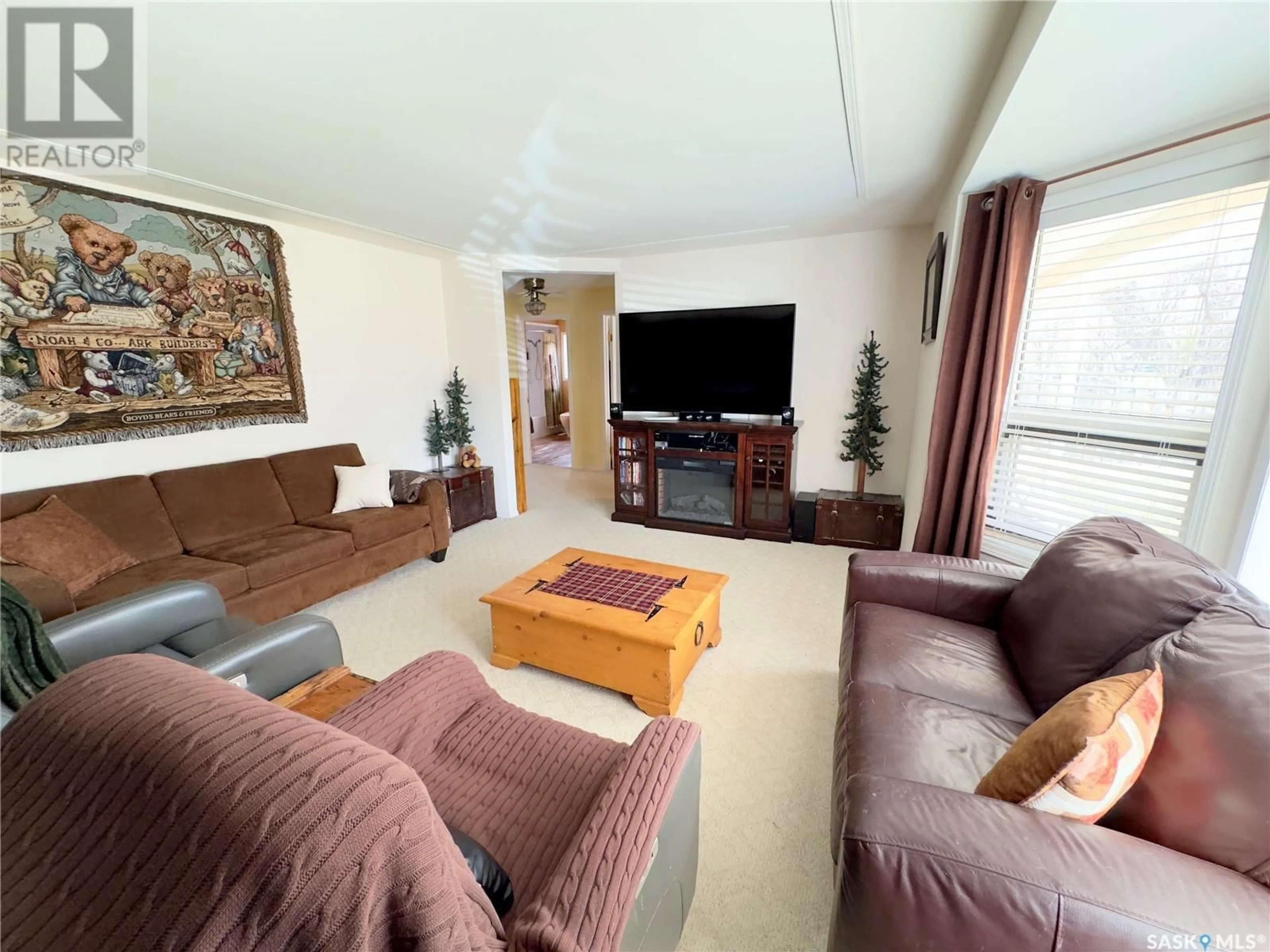Living room with furniture, unknown for 118 CEDAR AVENUE, Eastend Saskatchewan S0N0T0