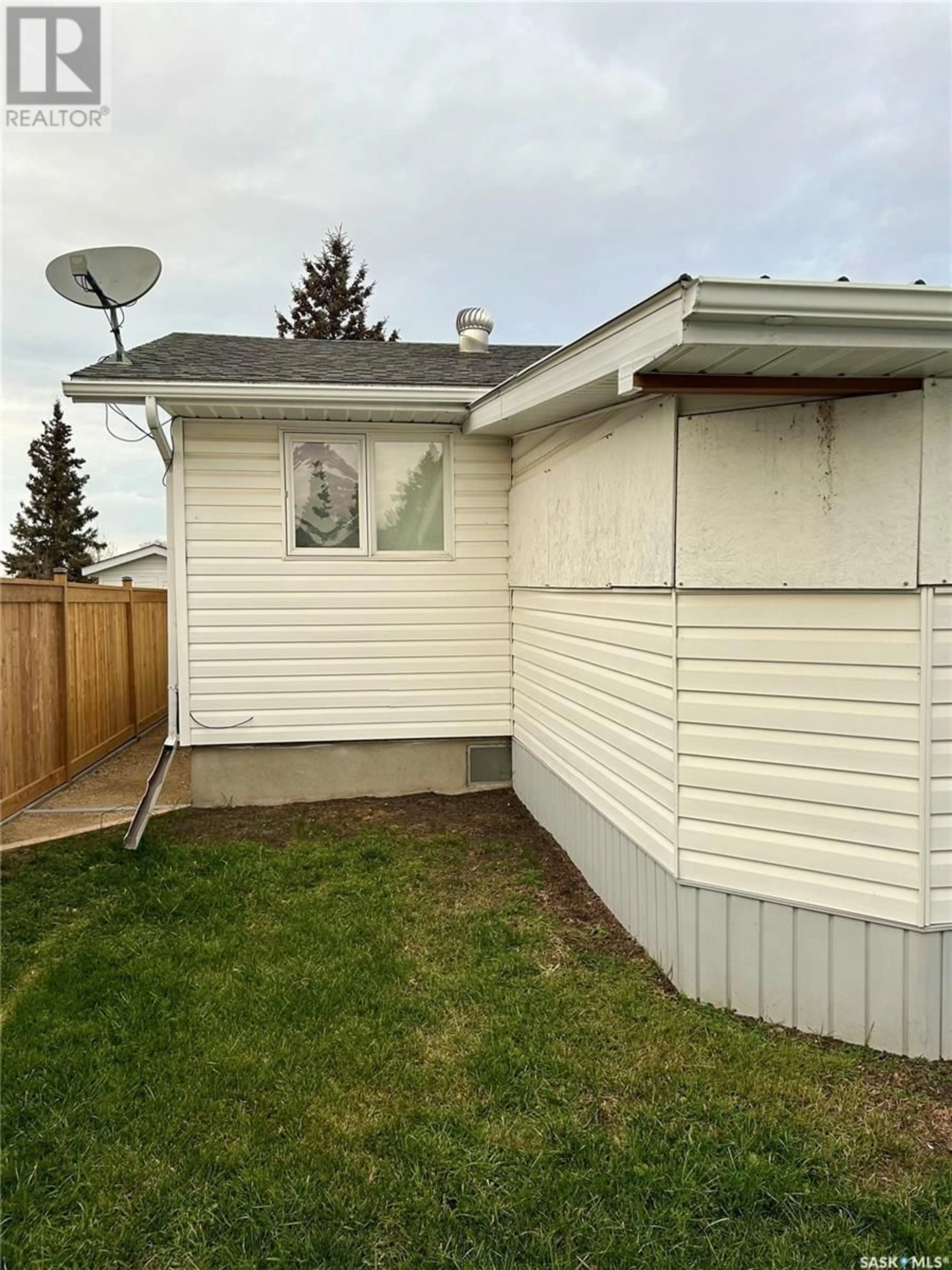 A pic of a room for 715 6TH AVENUE, Hudson Bay Saskatchewan S0E0Y0