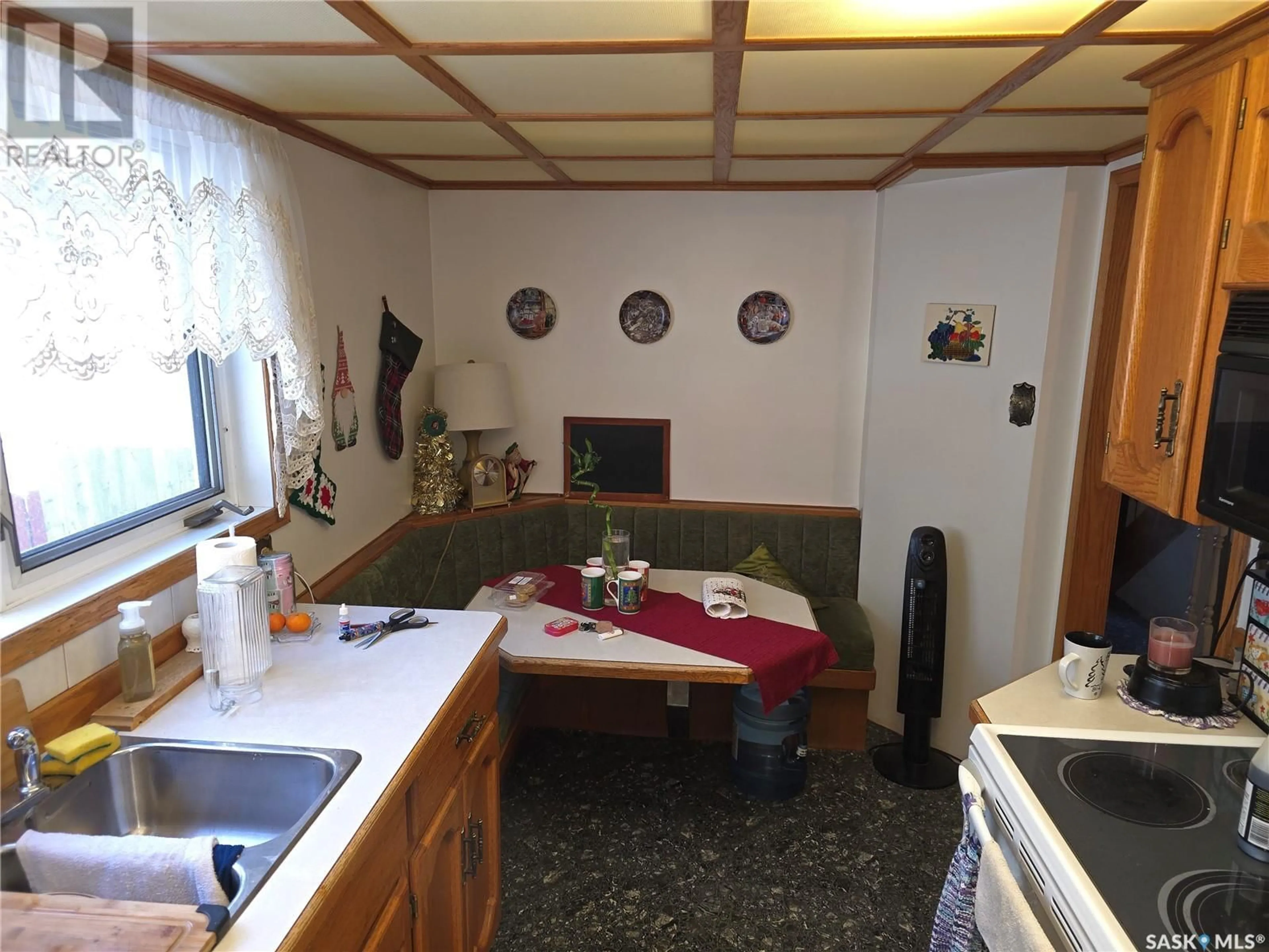 Standard kitchen, unknown for 845 Pasqua STREET, Regina Saskatchewan S4T4K7