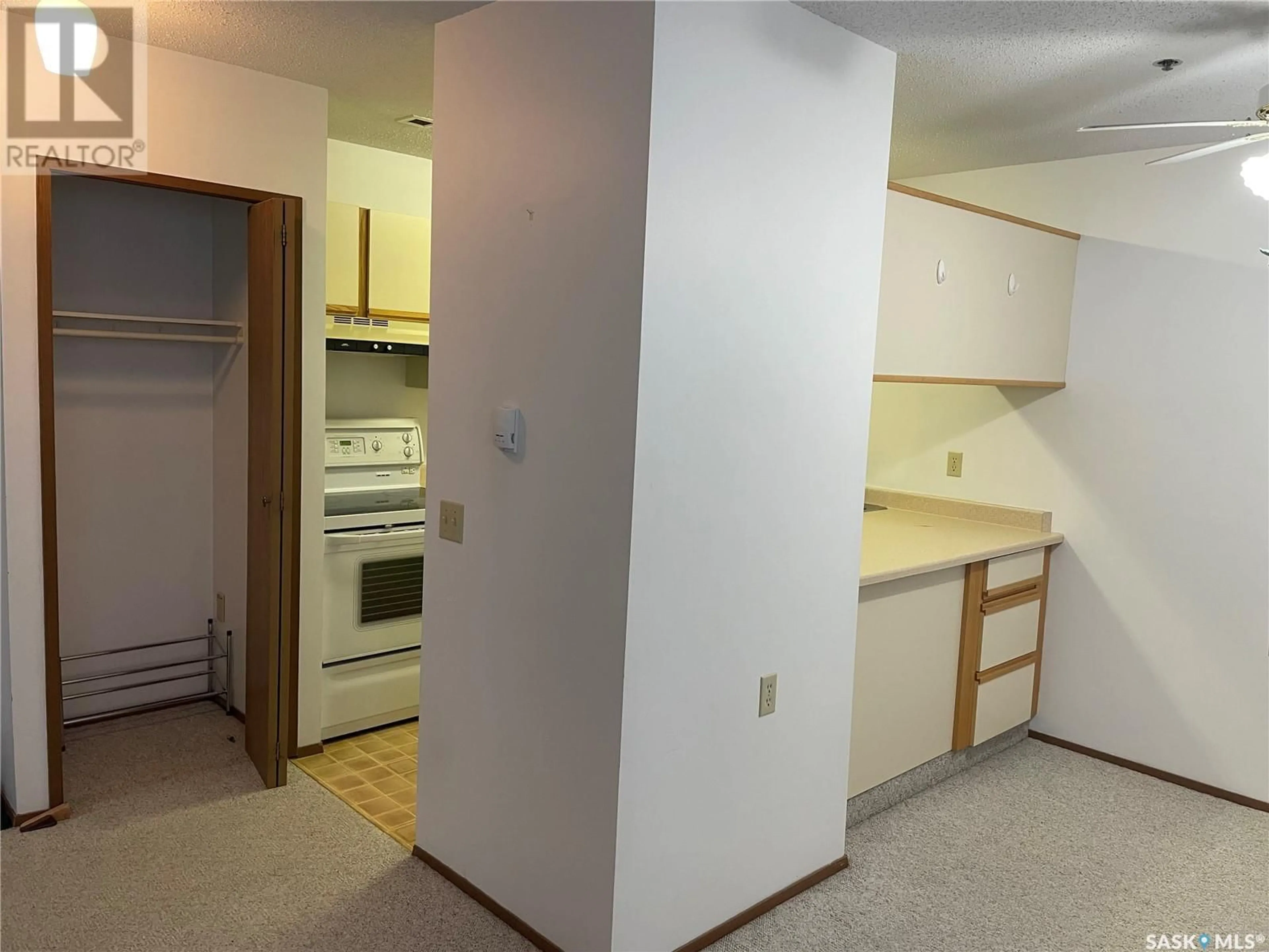 Standard kitchen, floor is not visible for 201 102 Manor DRIVE, Nipawin Saskatchewan S0E1E0