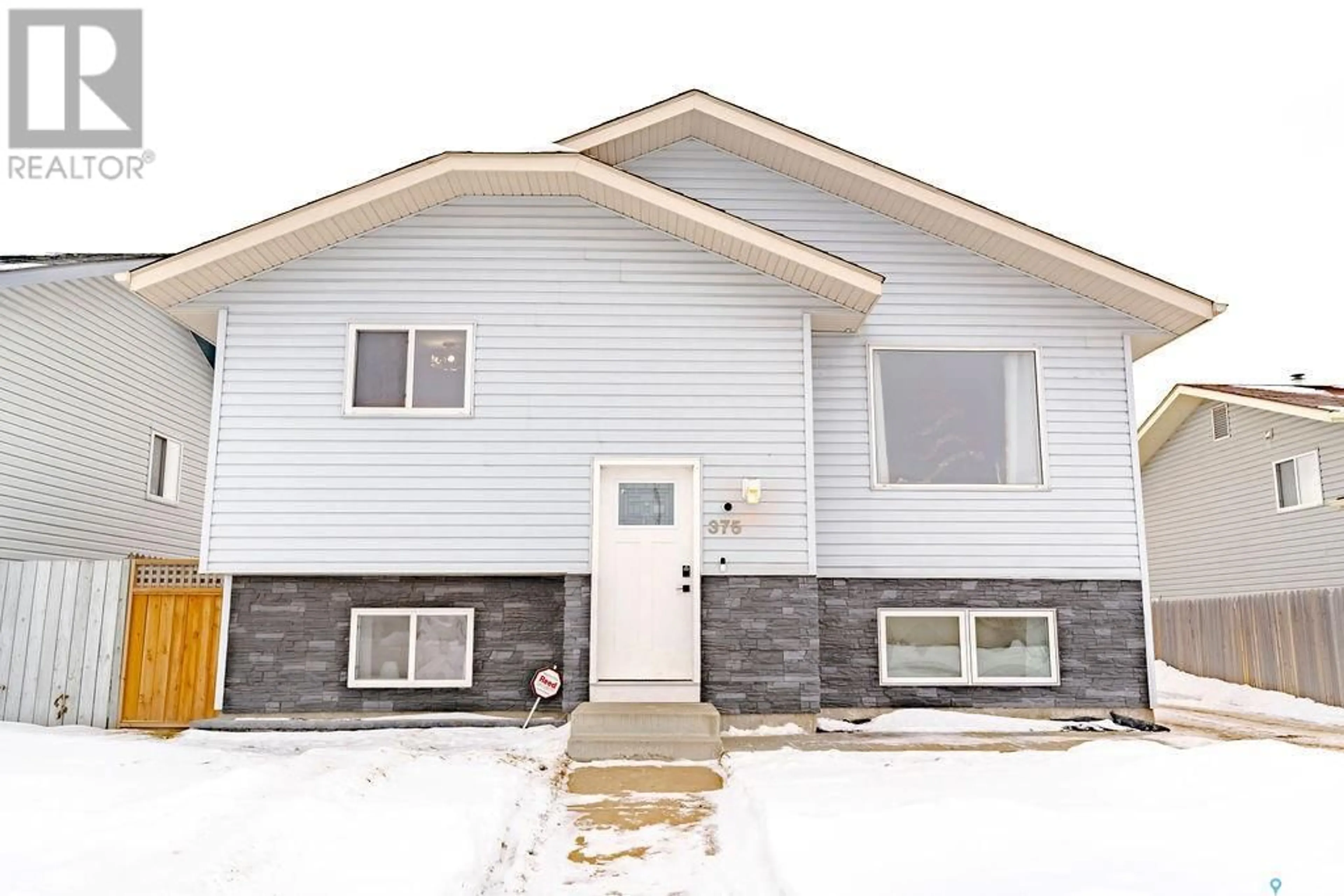 Home with vinyl exterior material, street for 375 Southwood DRIVE, Prince Albert Saskatchewan S6V8E6