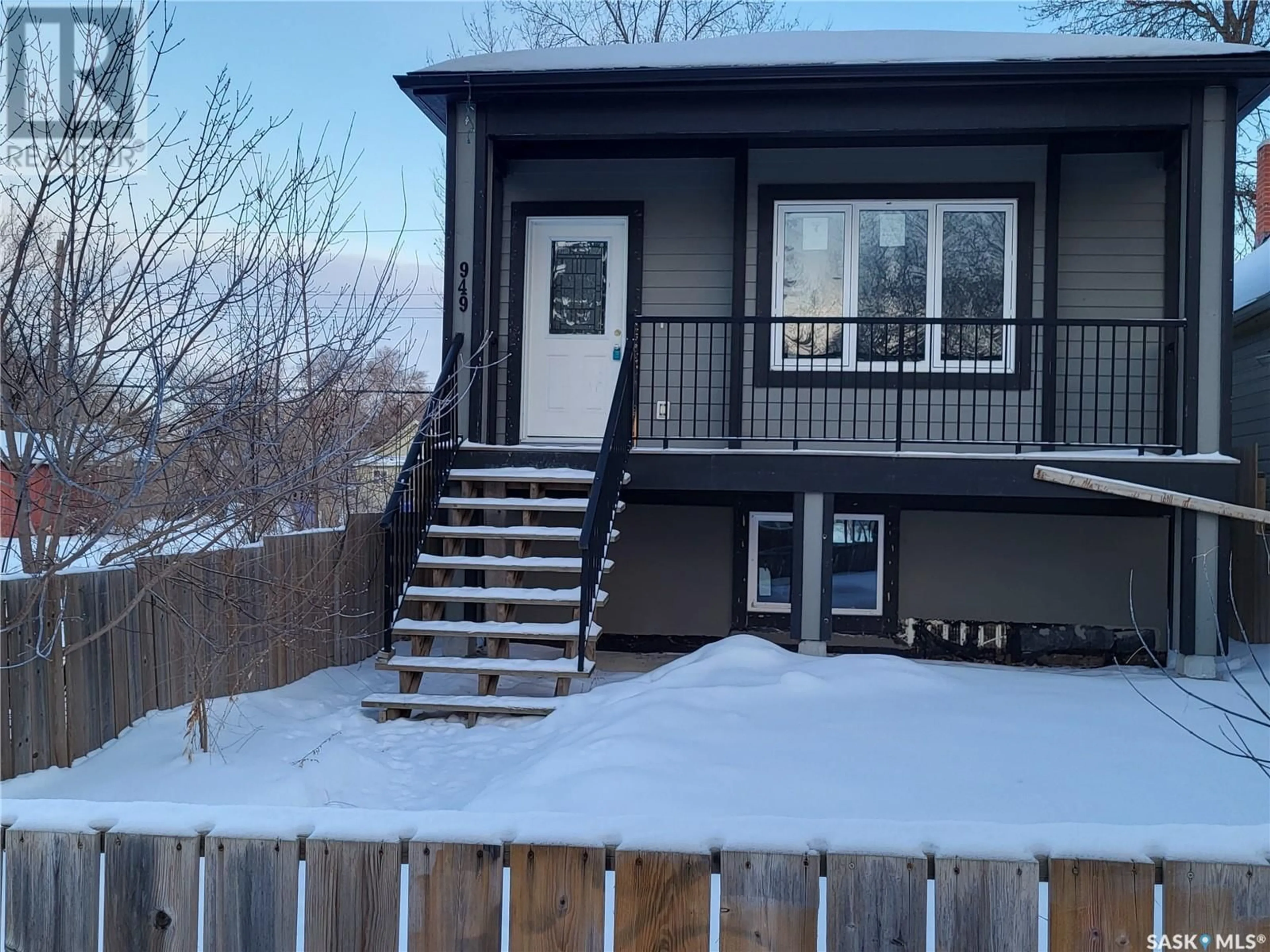 Home with vinyl exterior material, street for 949 Robinson STREET, Regina Saskatchewan S4T2M6