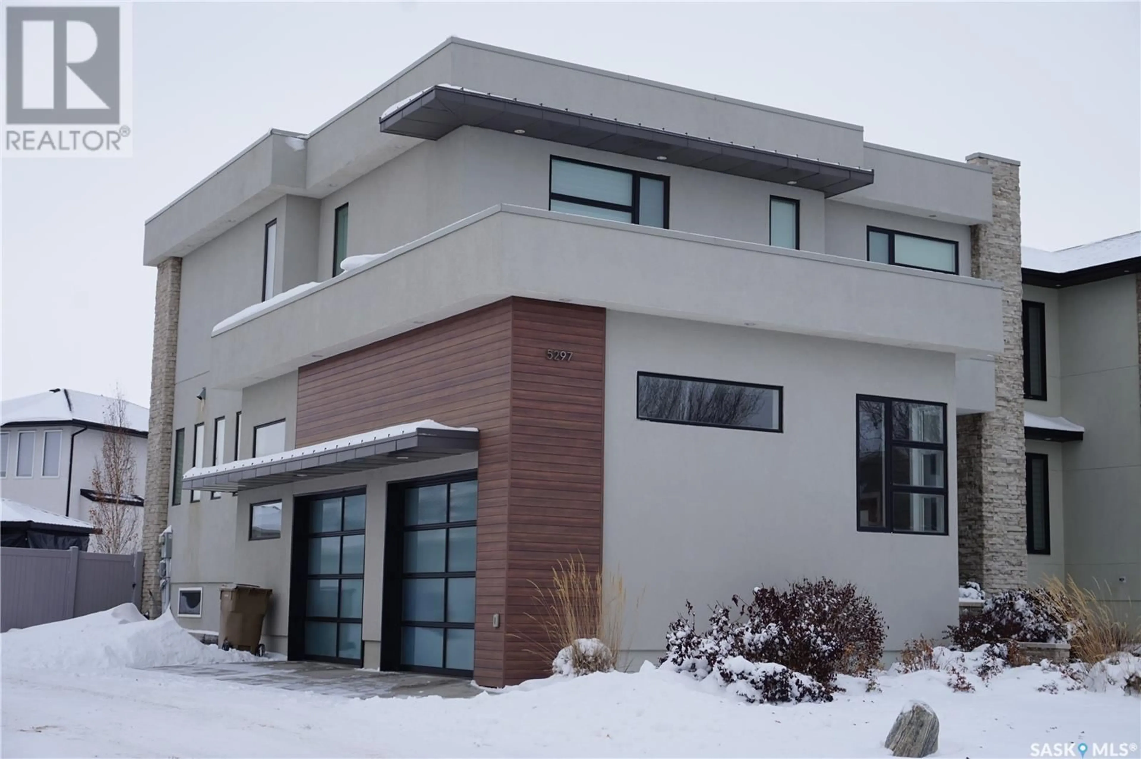 Home with vinyl exterior material, building for 5297 Aviator CRESCENT, Regina Saskatchewan S4W0G9