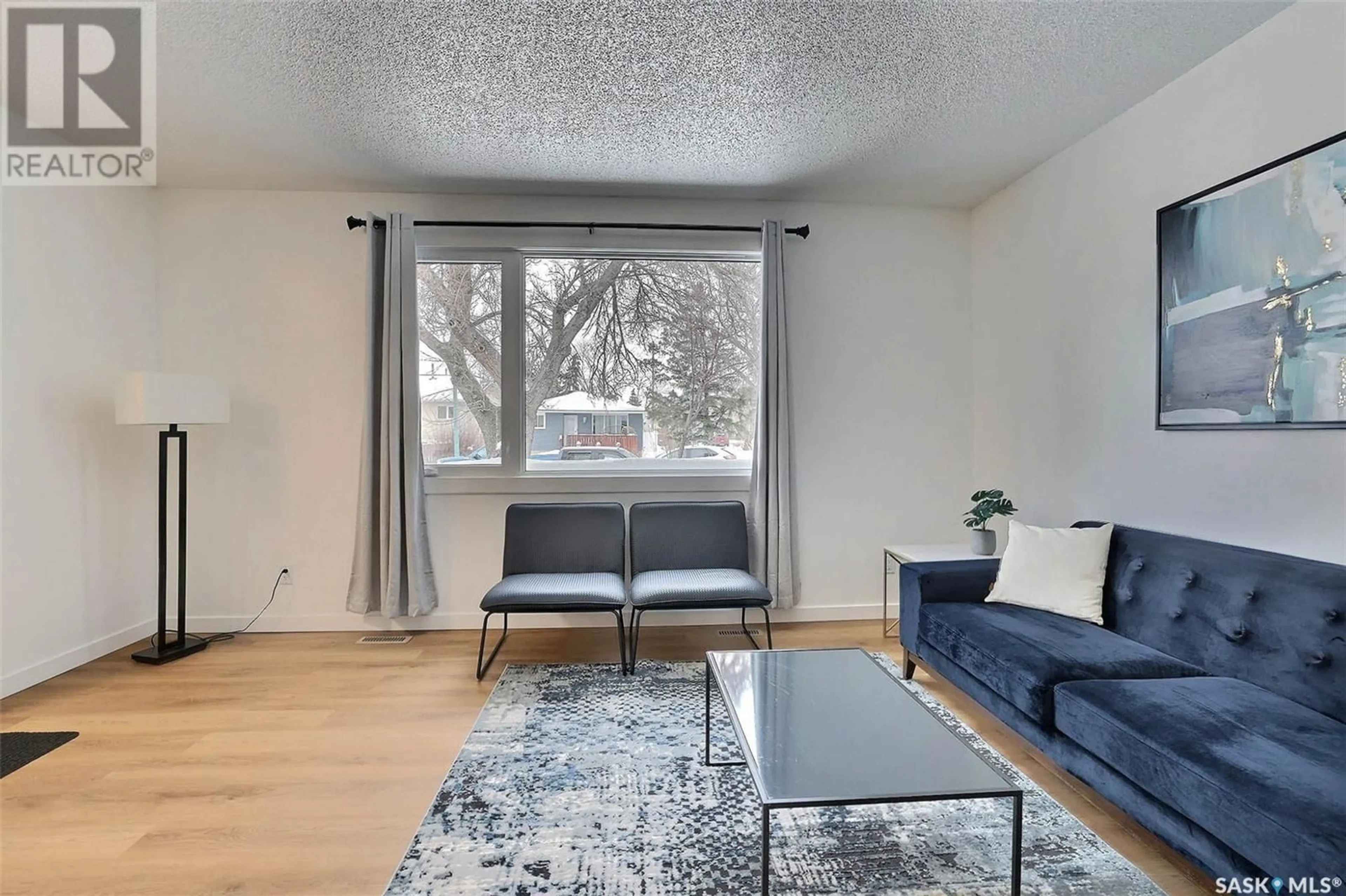 Living room with furniture, unknown for 848 Elliott STREET, Regina Saskatchewan S4N3E3