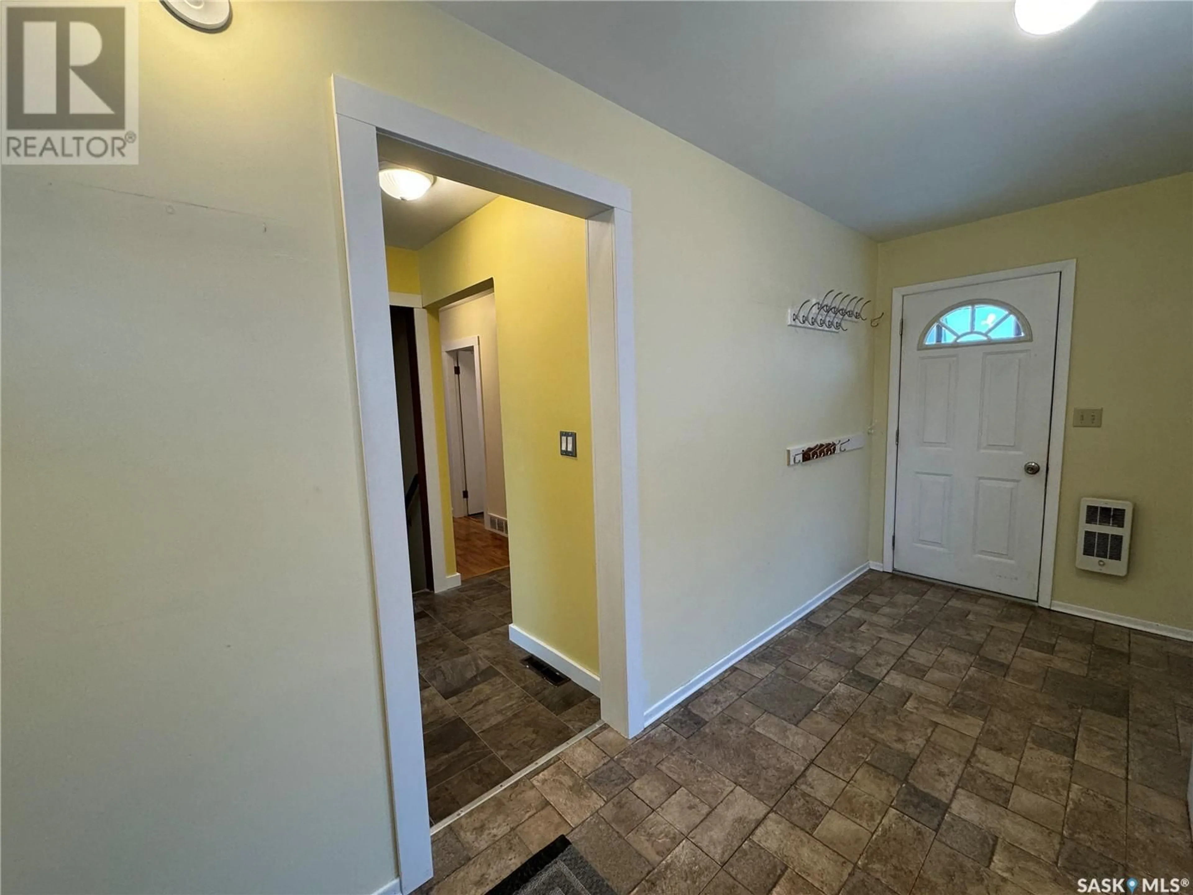 Indoor entryway for 404 7th AVENUE W, Biggar Saskatchewan S0K0M0