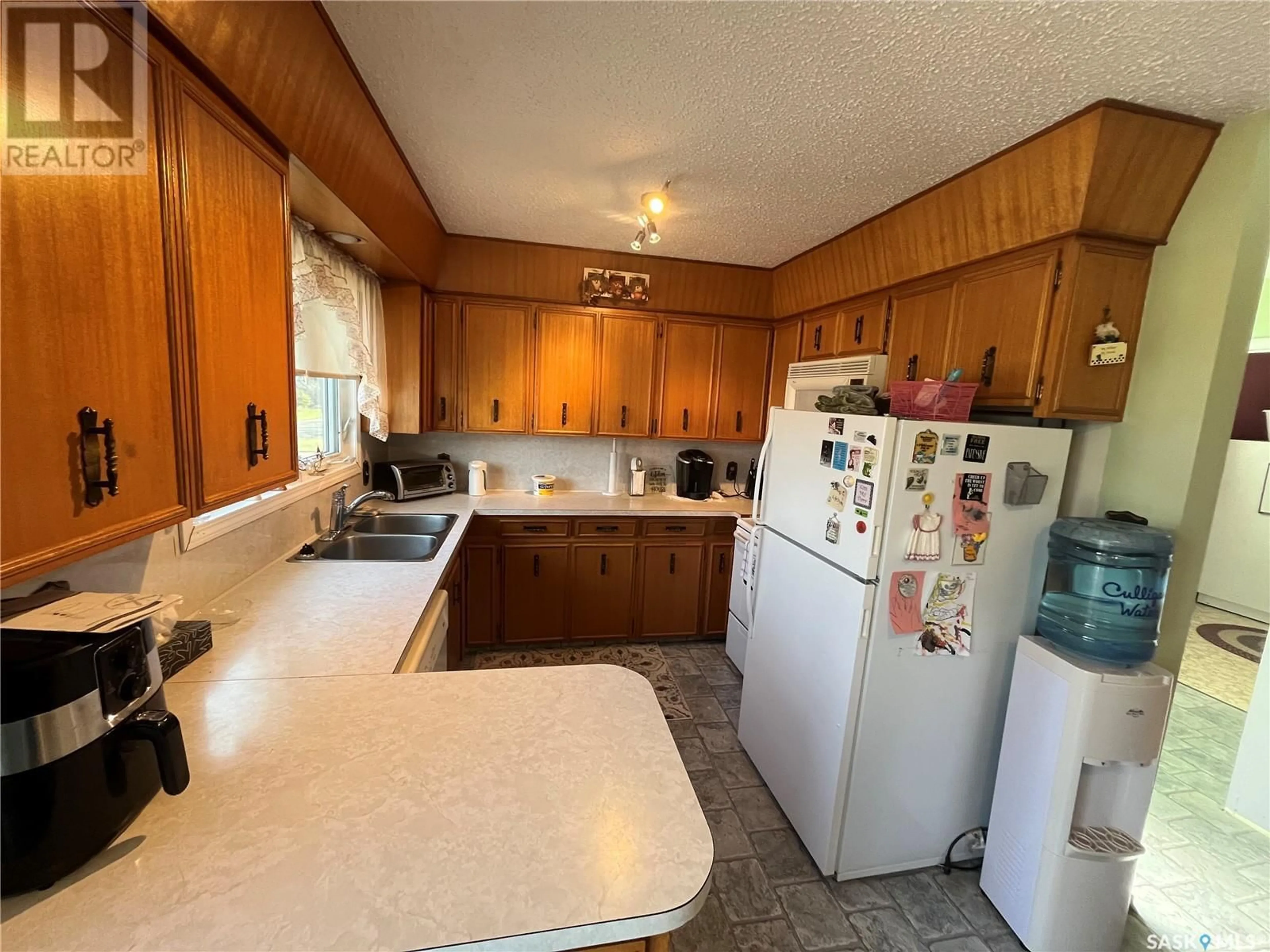 Standard kitchen, unknown for 500 REED STREET, Morse Saskatchewan S0H3C0