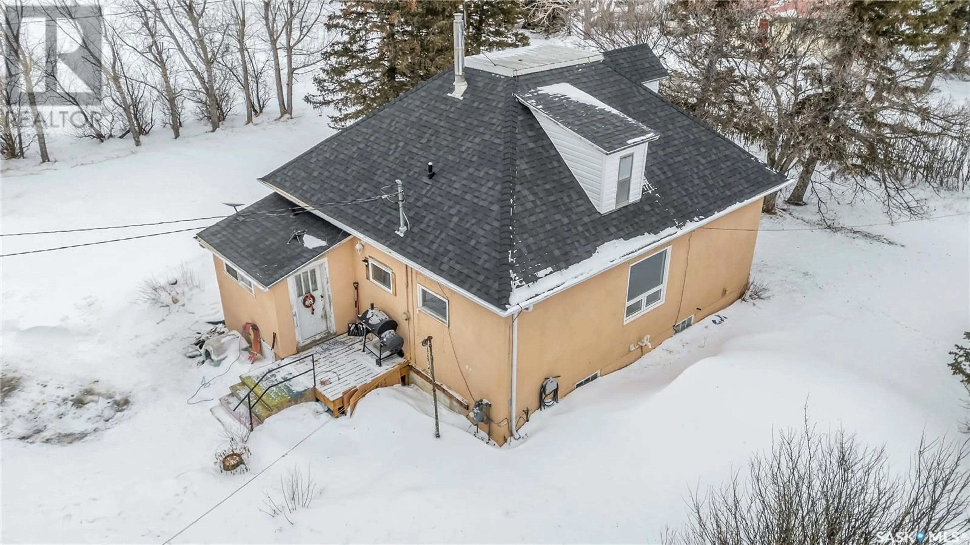 A pic from outside/outdoor area/front of a property/back of a property/a pic from drone, unknown for 75 Ontario STREET, Riceton Saskatchewan S0G4E0