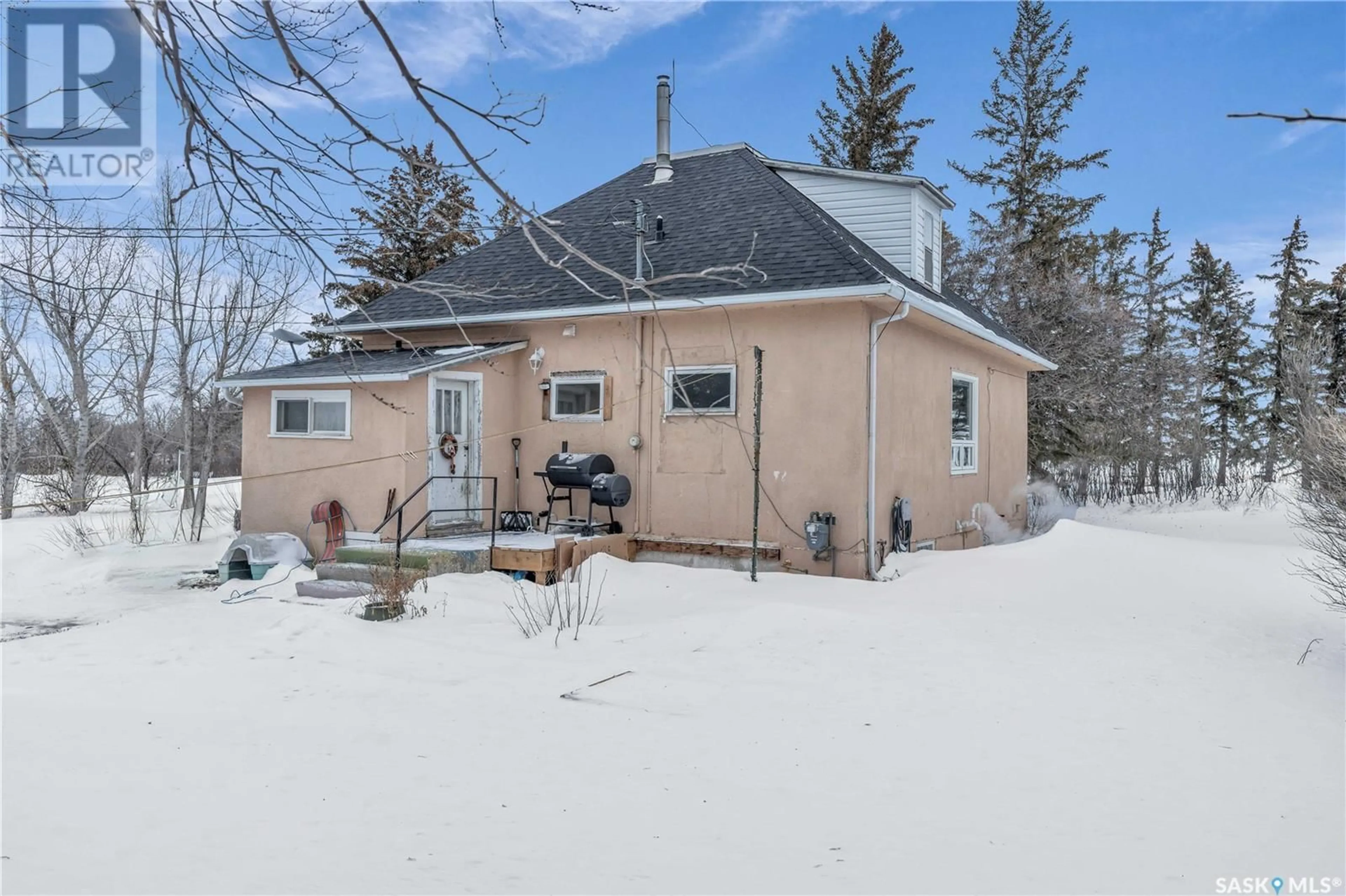 A pic from outside/outdoor area/front of a property/back of a property/a pic from drone, street for 75 Ontario STREET, Riceton Saskatchewan S0G4E0