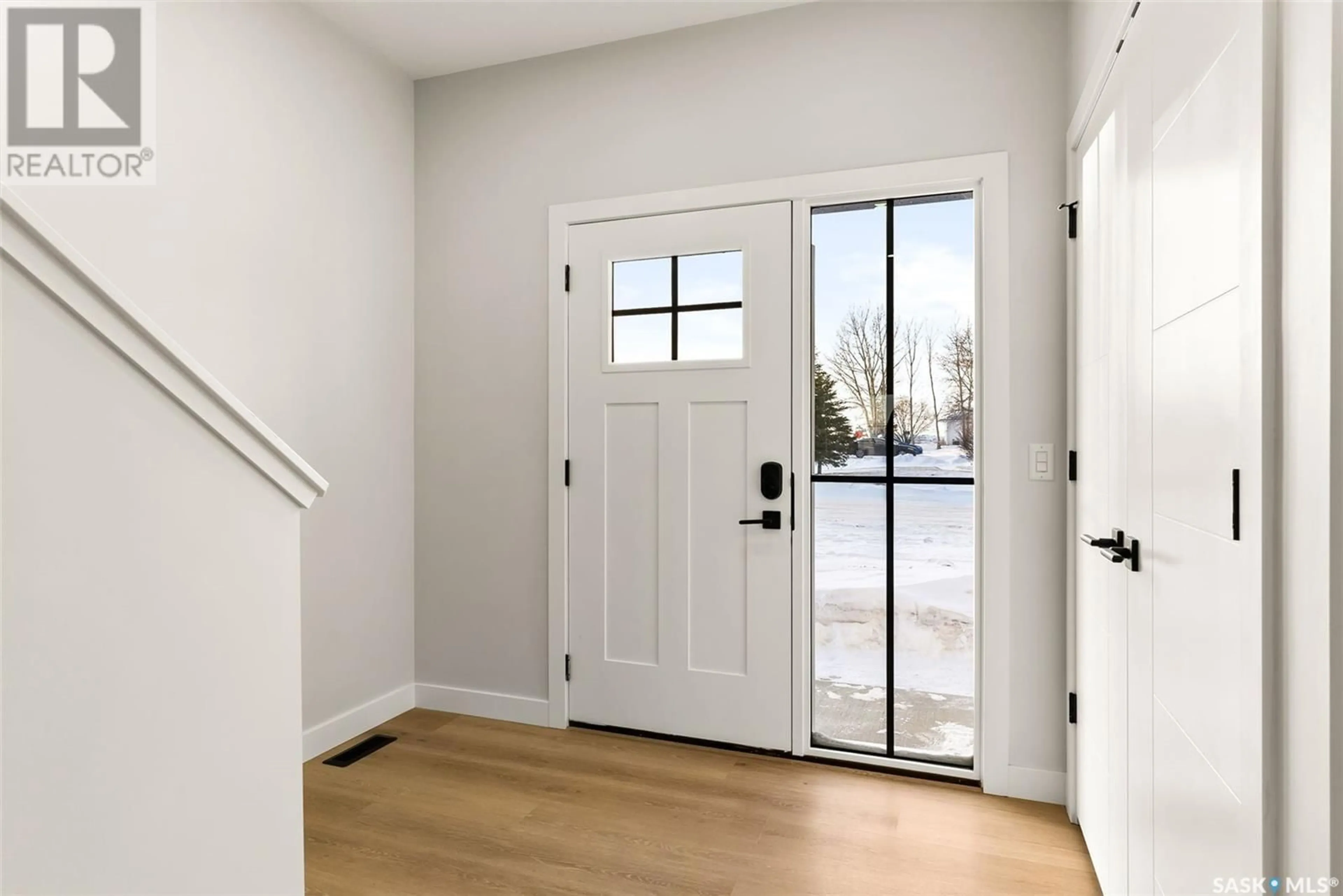 Indoor entryway for 4 James BAY, Lumsden Saskatchewan S0G3C0