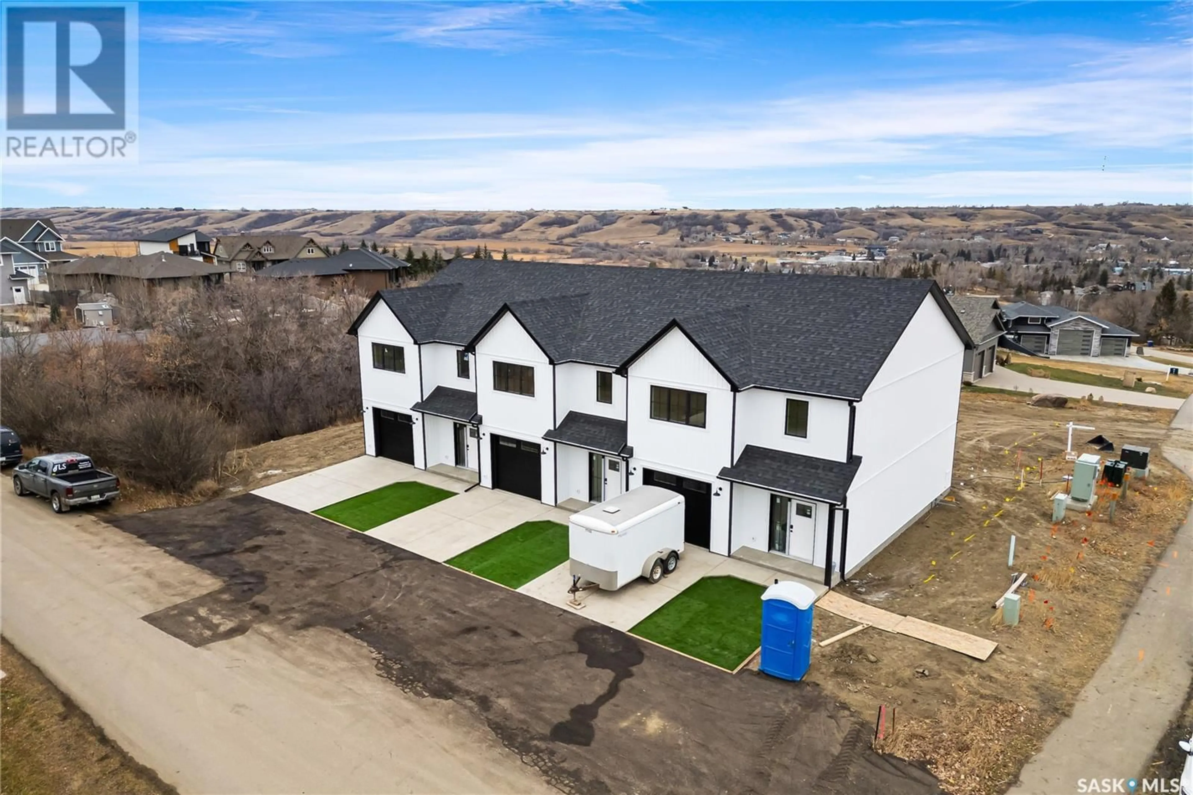 A pic from outside/outdoor area/front of a property/back of a property/a pic from drone, street for 6 James BAY, Lumsden Saskatchewan S0G3C0