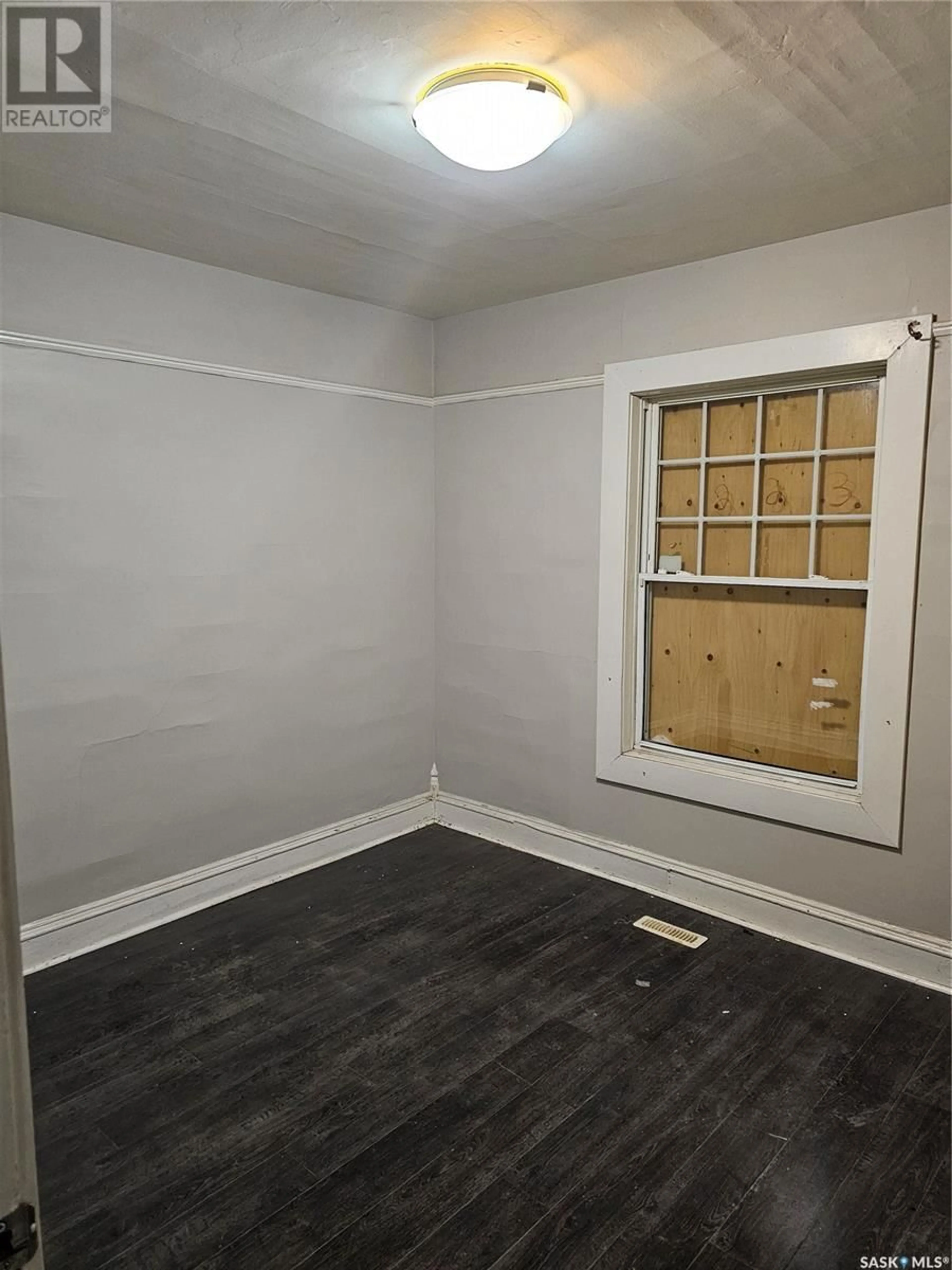 A pic of a room for 223 I AVENUE S, Saskatoon Saskatchewan S7M1X8