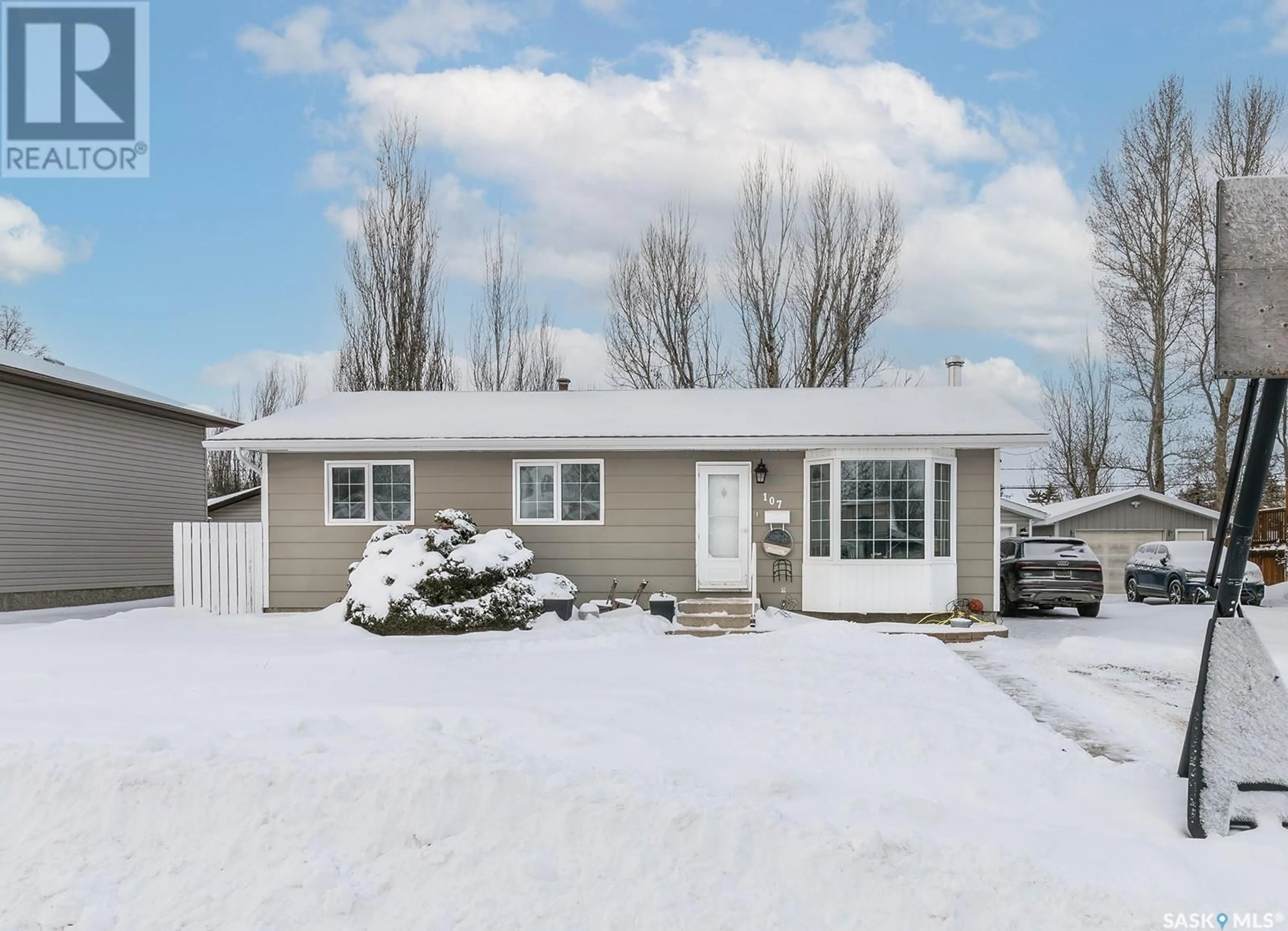 Home with vinyl exterior material, street for 107 Victor TERRACE, Dalmeny Saskatchewan S0K1E0