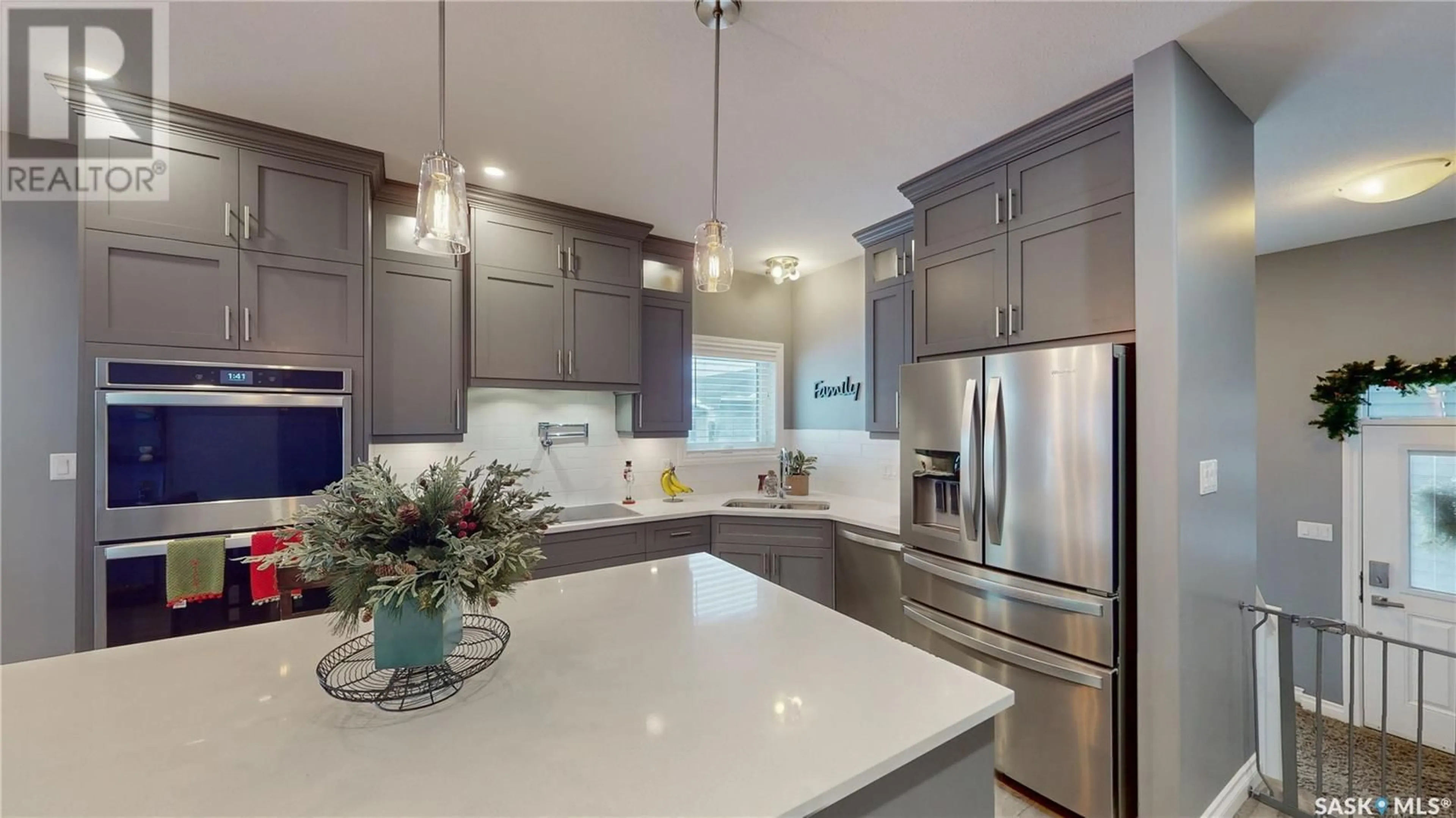 Contemporary kitchen, ceramic/tile floor for 7033 MAPLE FERN BAY, Regina Saskatchewan S4X0H8