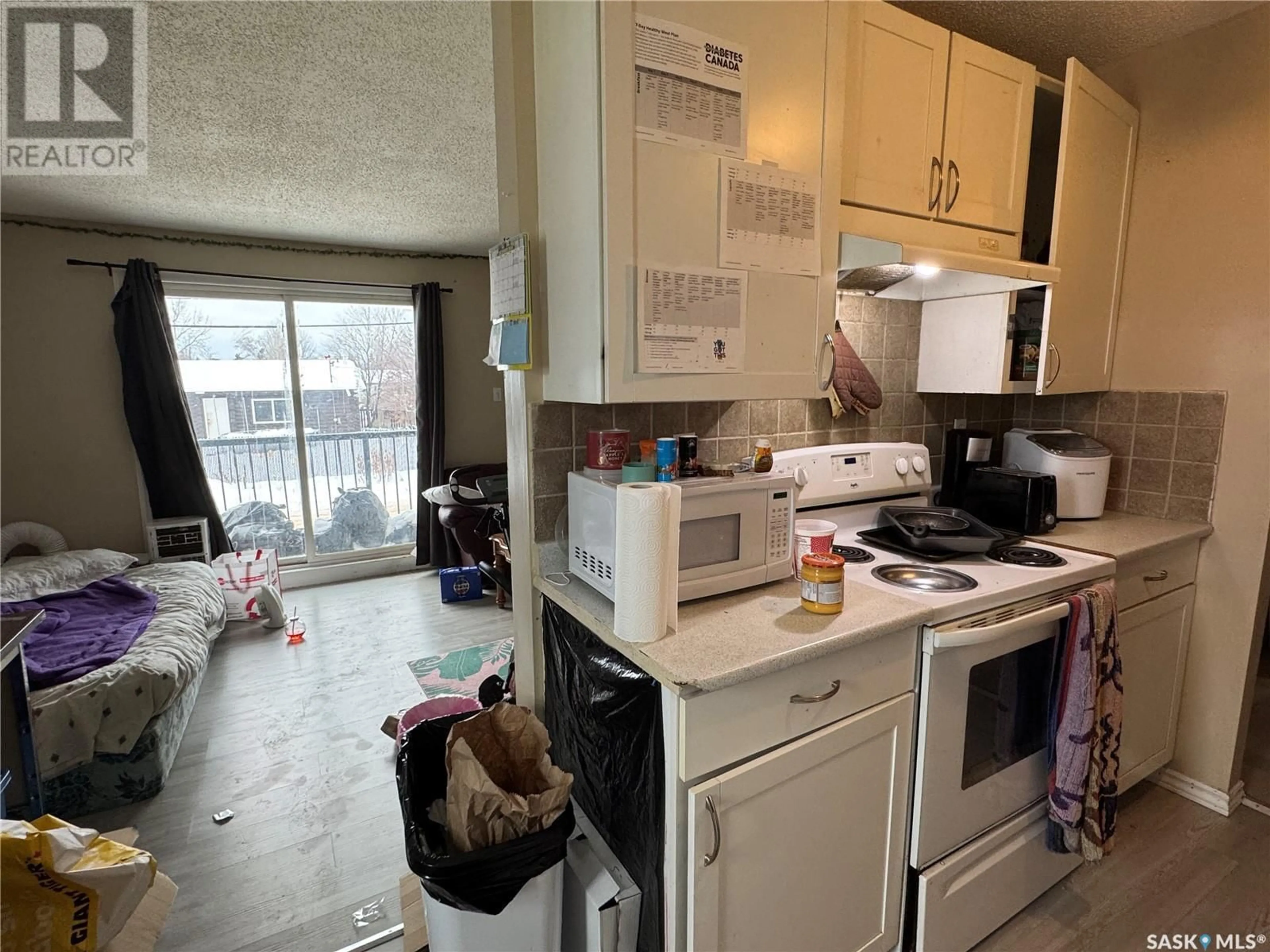 Standard kitchen, unknown for 8 511 Studer STREET, La Ronge Saskatchewan S0J1L0