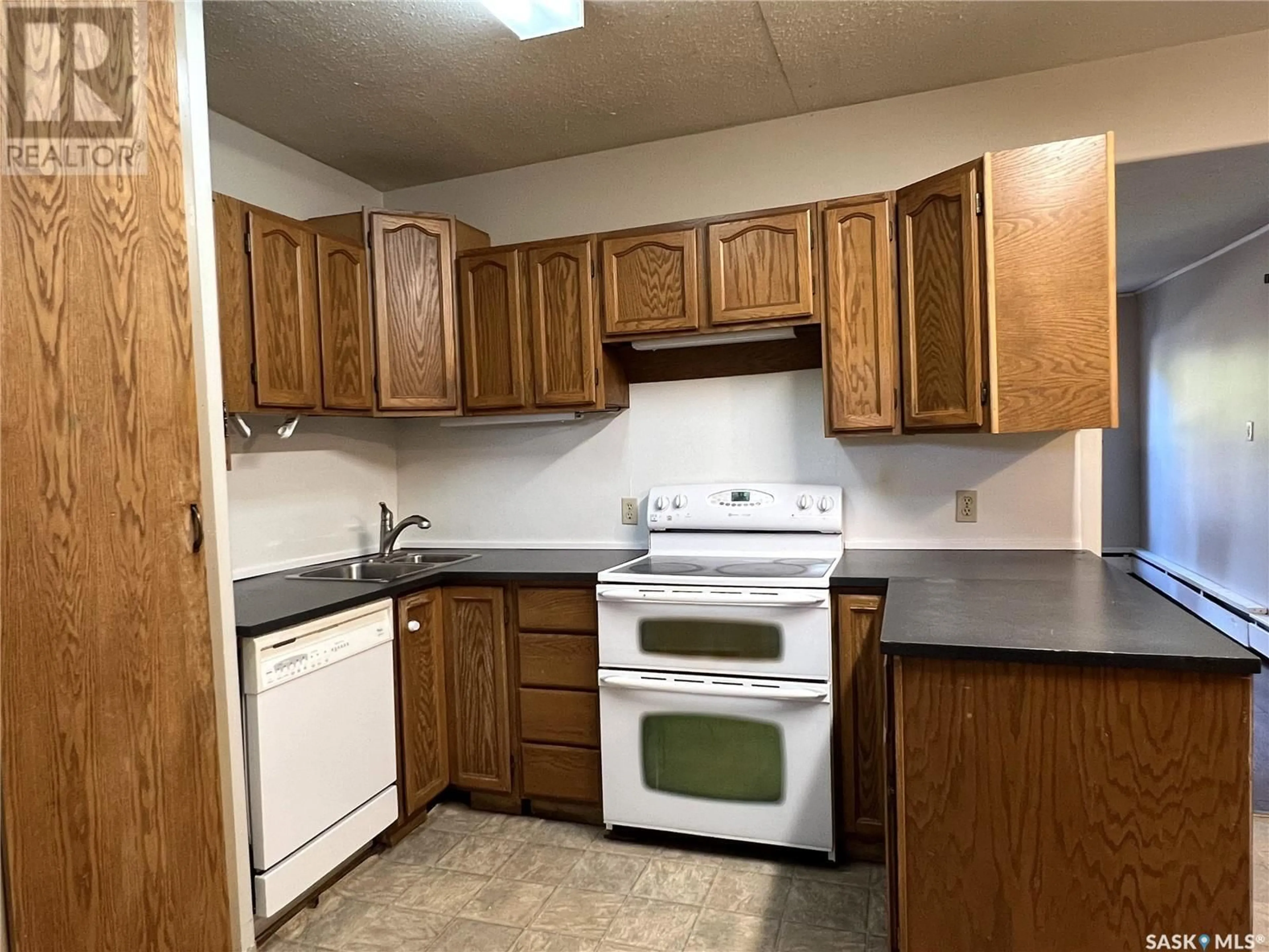 Standard kitchen, unknown for 503 1st STREET W, Meadow Lake Saskatchewan S9X1E9