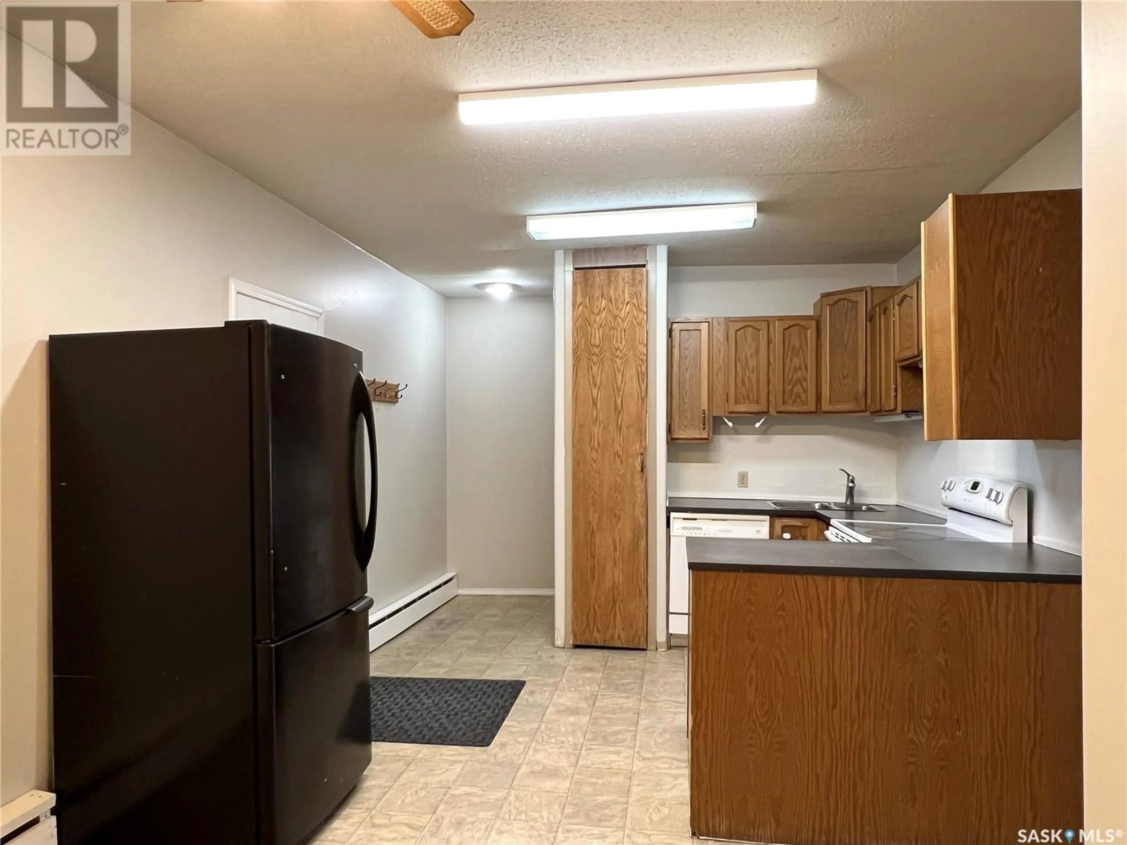 Standard kitchen, unknown for 503 1st STREET W, Meadow Lake Saskatchewan S9X1E9