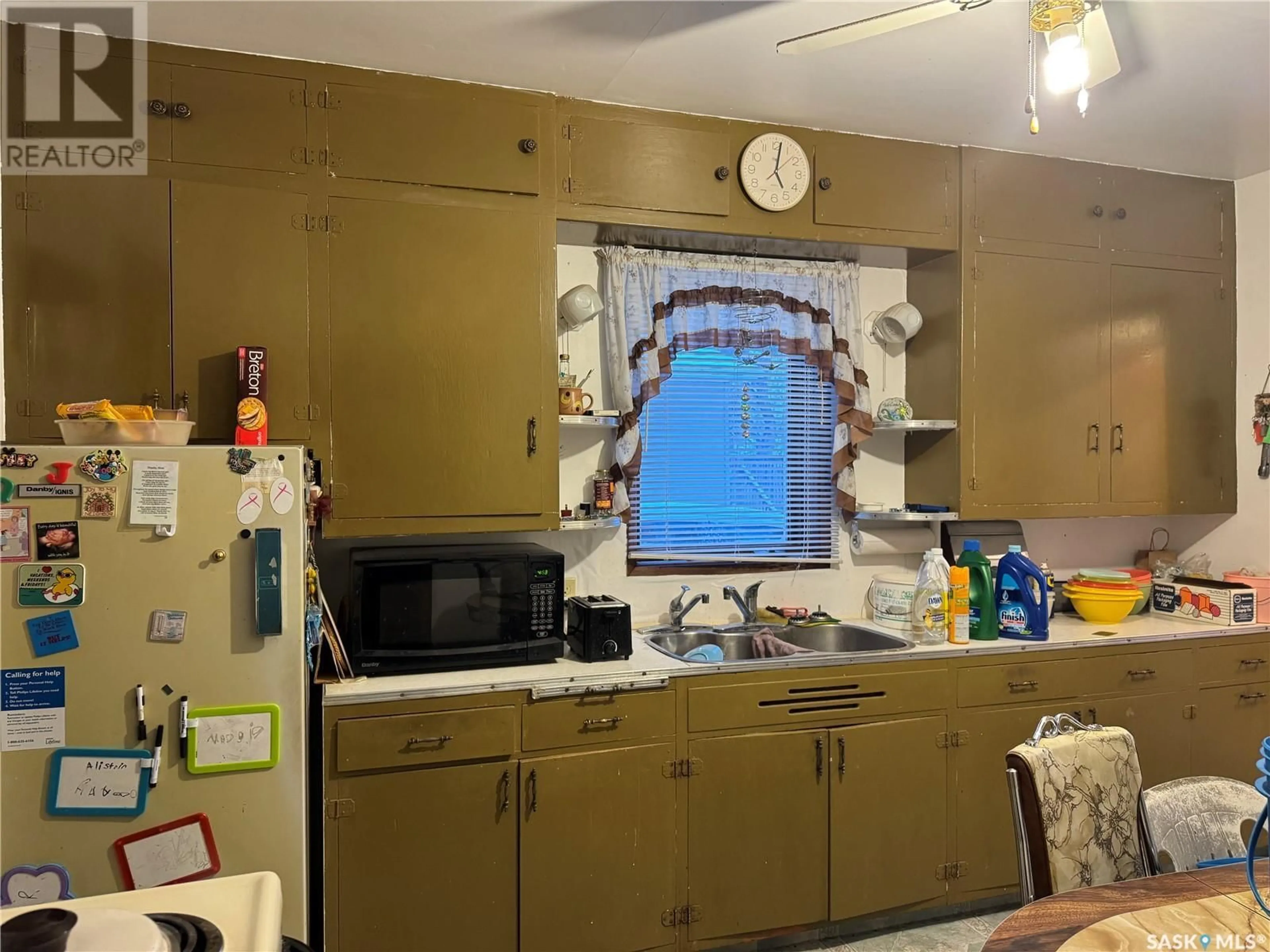 Standard kitchen, unknown for 510 B AVENUE E, Wynyard Saskatchewan S0A4T0