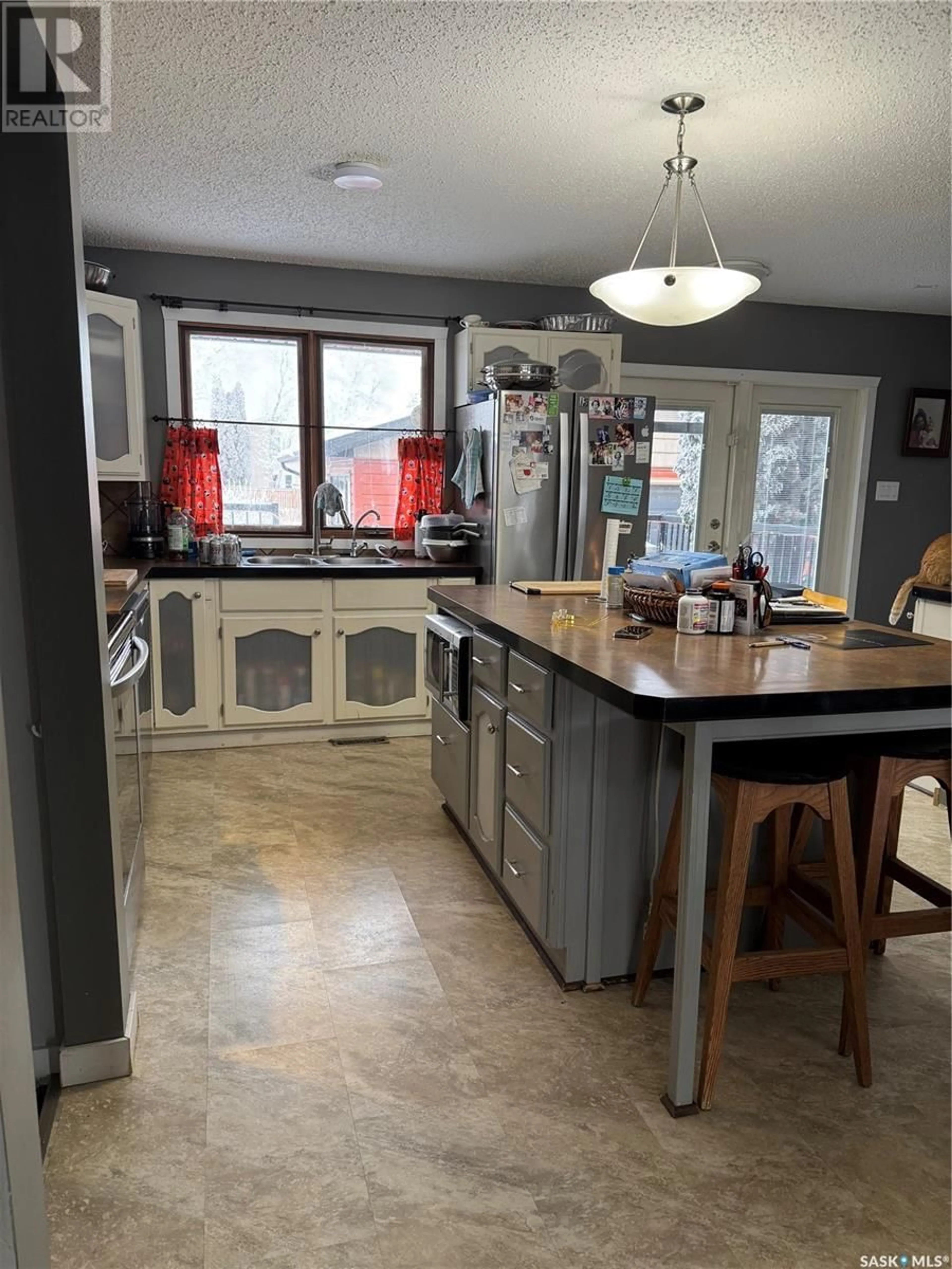 Open concept kitchen, unknown for 3106 Grey Owl CRESCENT, Prince Albert Saskatchewan S6V6X3