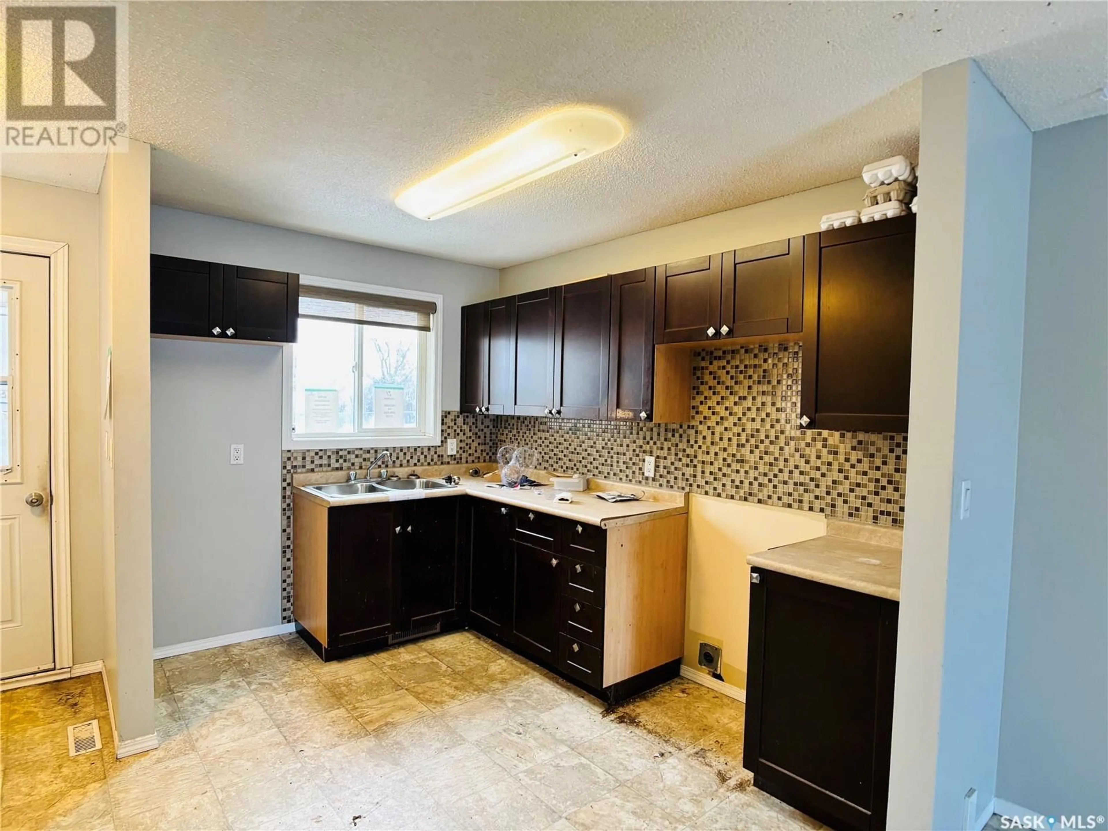 Standard kitchen, ceramic/tile floor for 110 521 Dufferin AVENUE, Estevan Saskatchewan S4A2G1