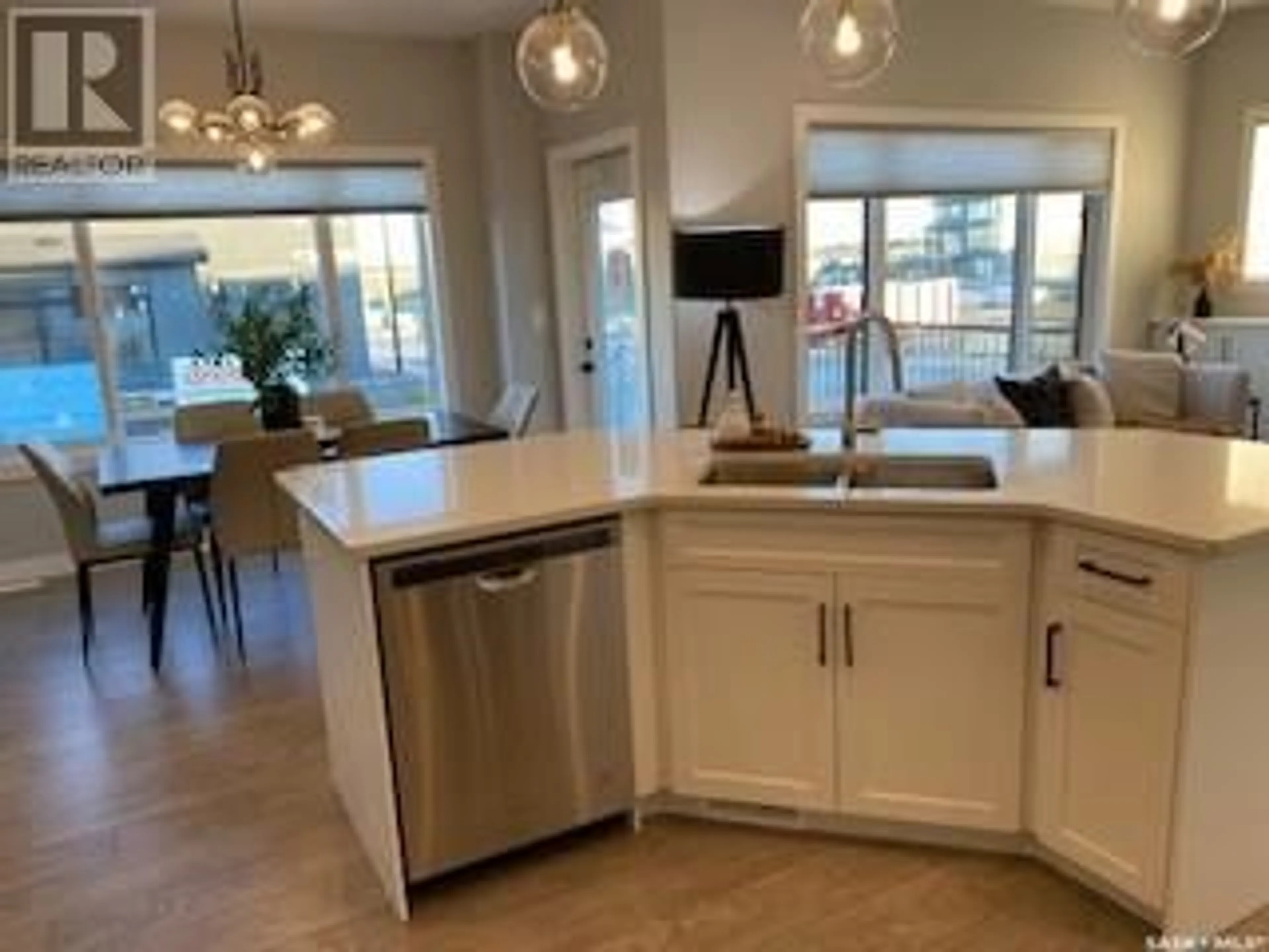 Open concept kitchen, ceramic/tile floor for 118 Katz AVENUE, Saskatoon Saskatchewan S7V1S9