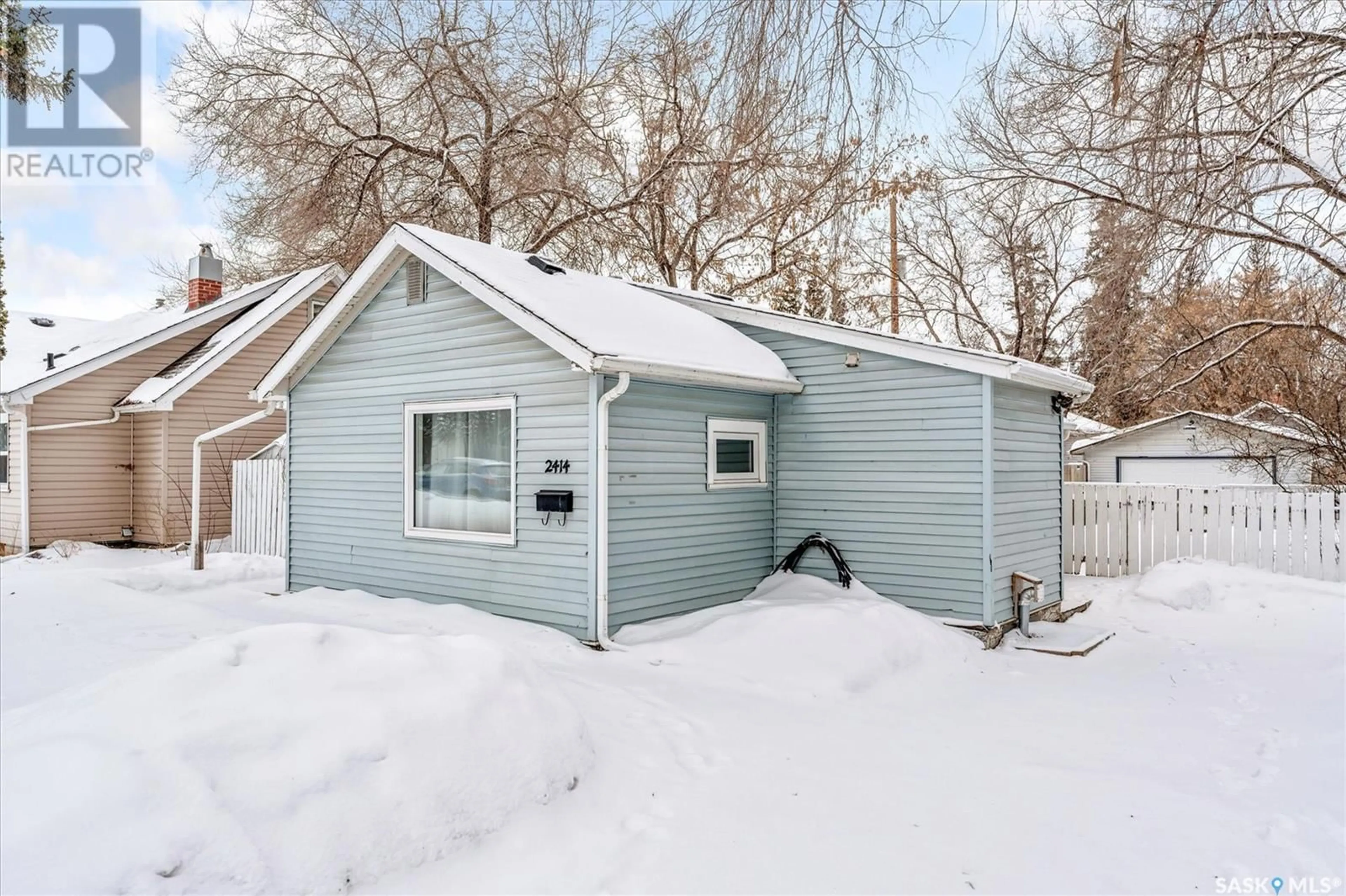 Shed for 2414 Kelvin AVENUE, Saskatoon Saskatchewan S7J0T5