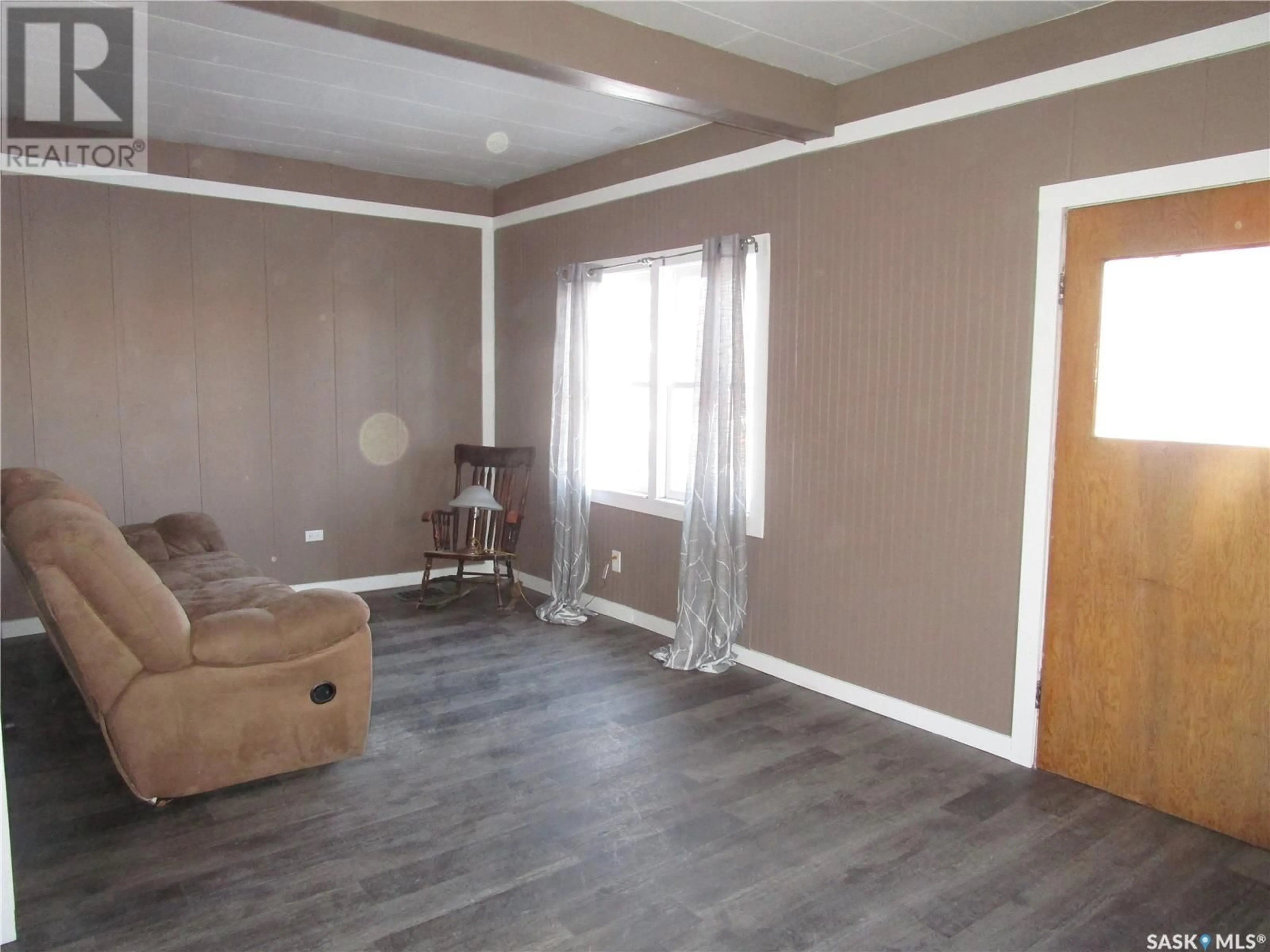 A pic of a room for 308 6th AVENUE E, Assiniboia Saskatchewan S0H0B0