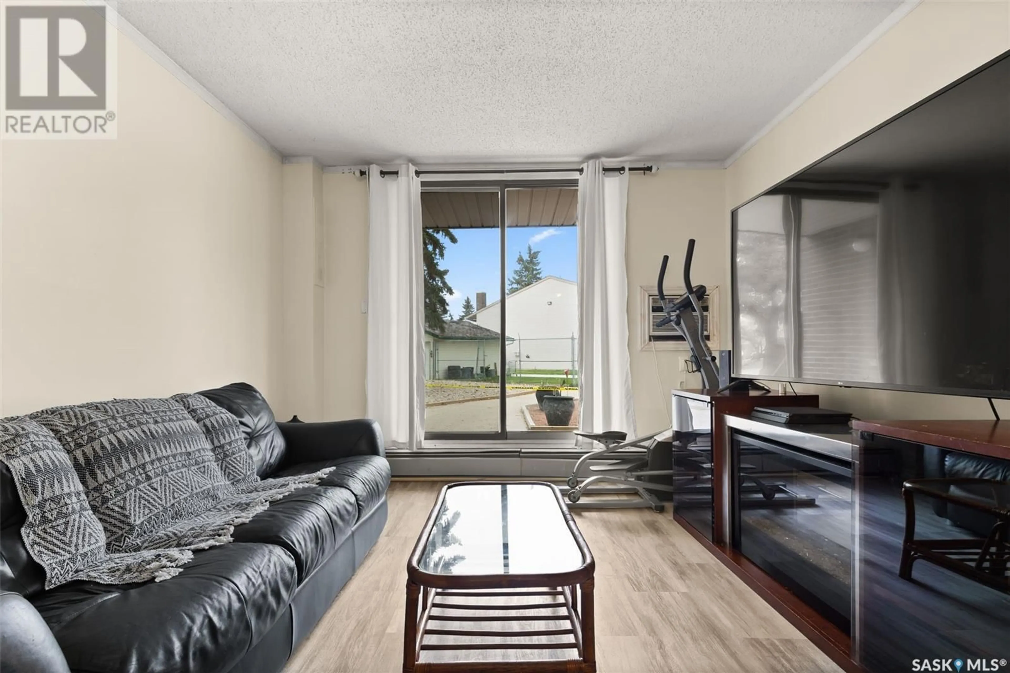 Living room with furniture, unknown for 101 34 Nollet AVENUE, Regina Saskatchewan S4T7J8