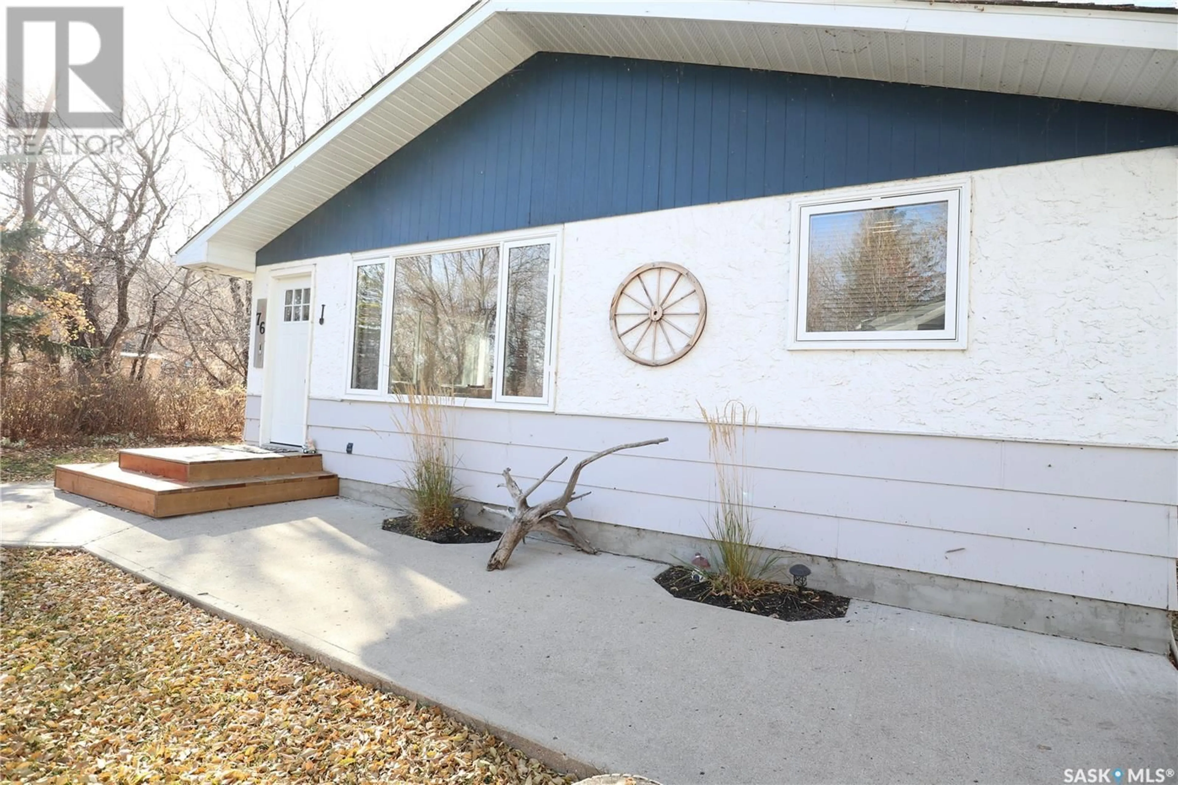 Home with vinyl exterior material, unknown for 76 Grove STREET, B-Say-Tah Saskatchewan S0G1S0