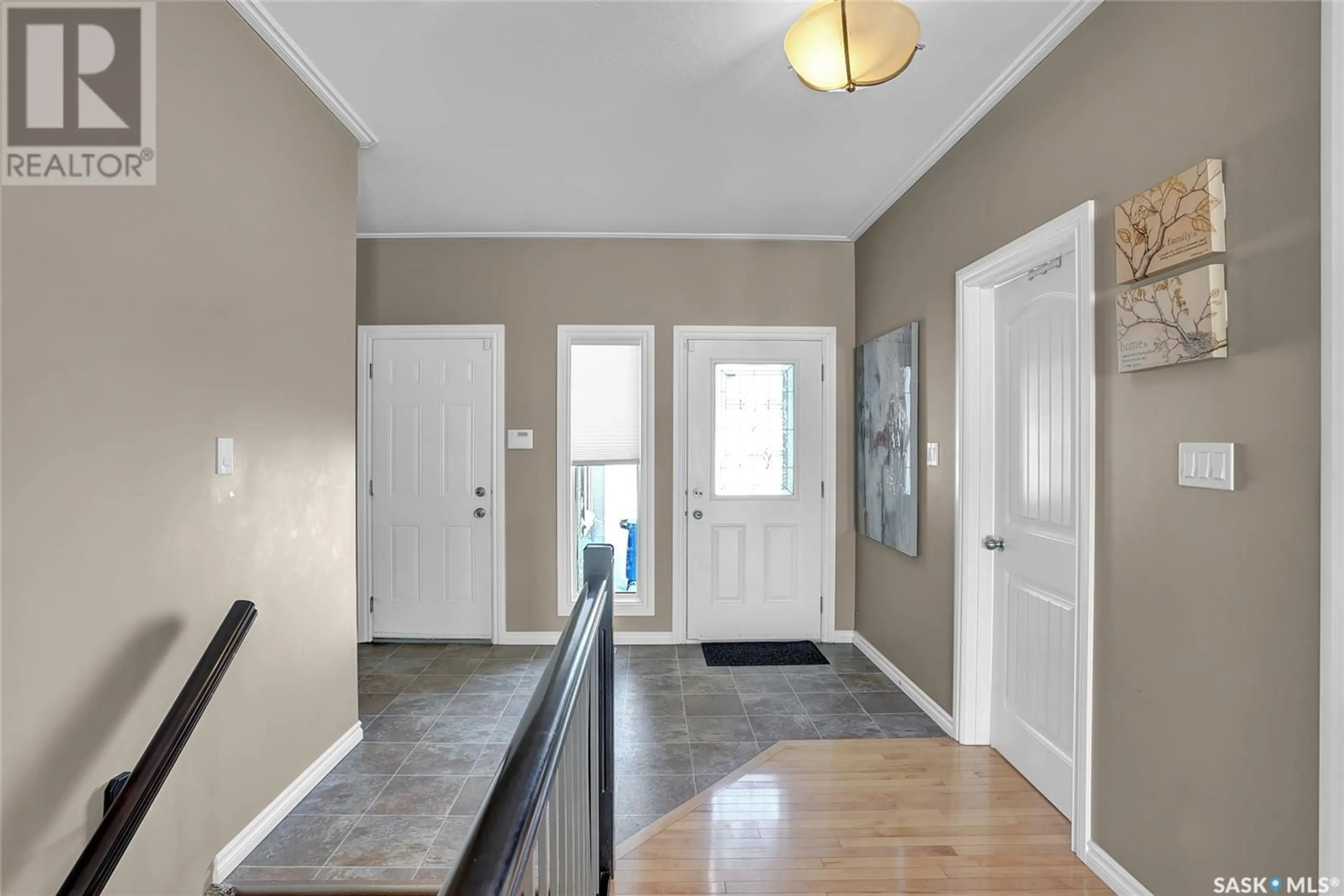 Indoor entryway for 3 Iron Bridge TERRACE, Moose Jaw Saskatchewan S6J0B5