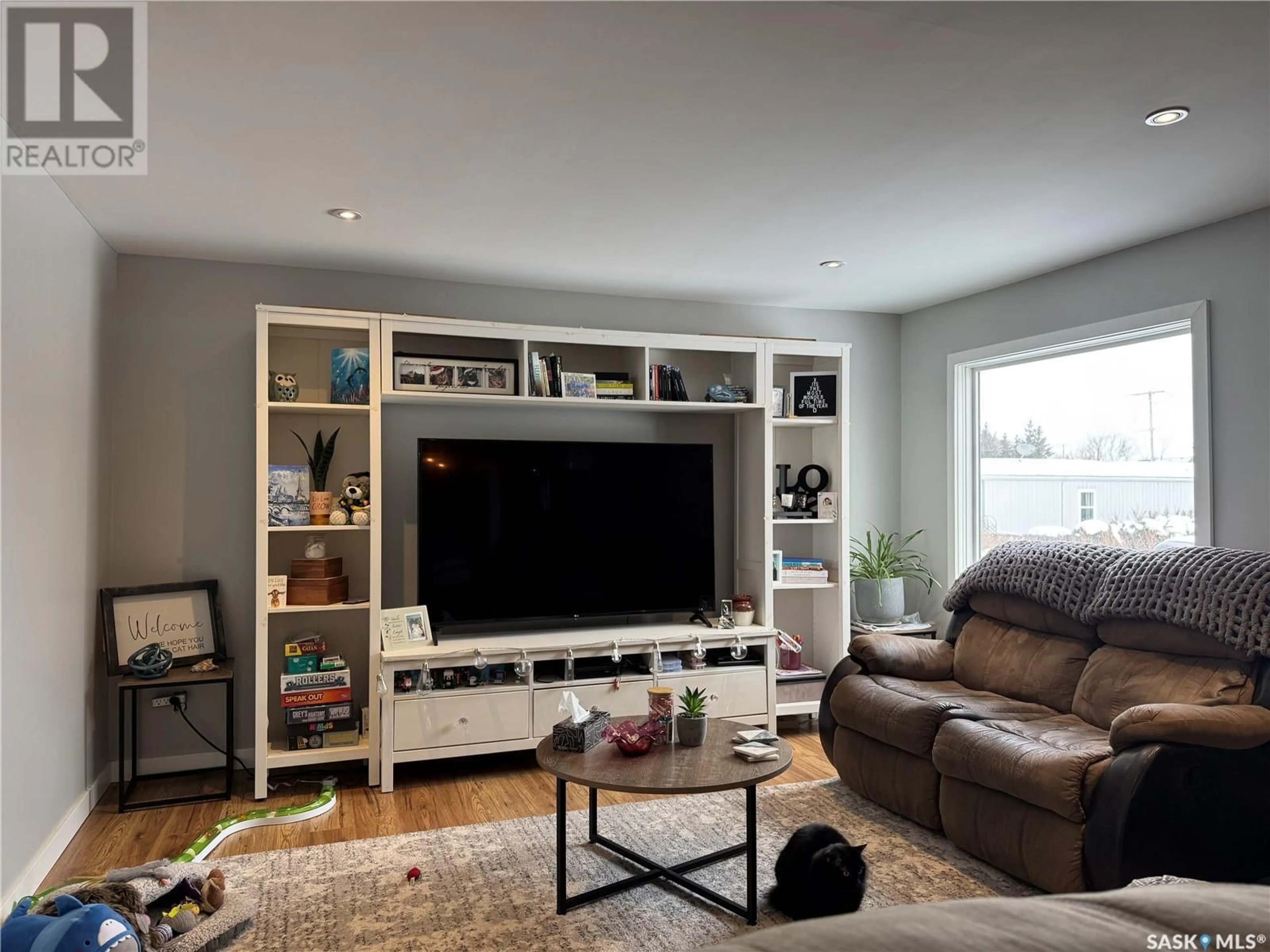 Living room with furniture, unknown for 308 TESKY CRESCENT, Wynyard Saskatchewan S0A4T0