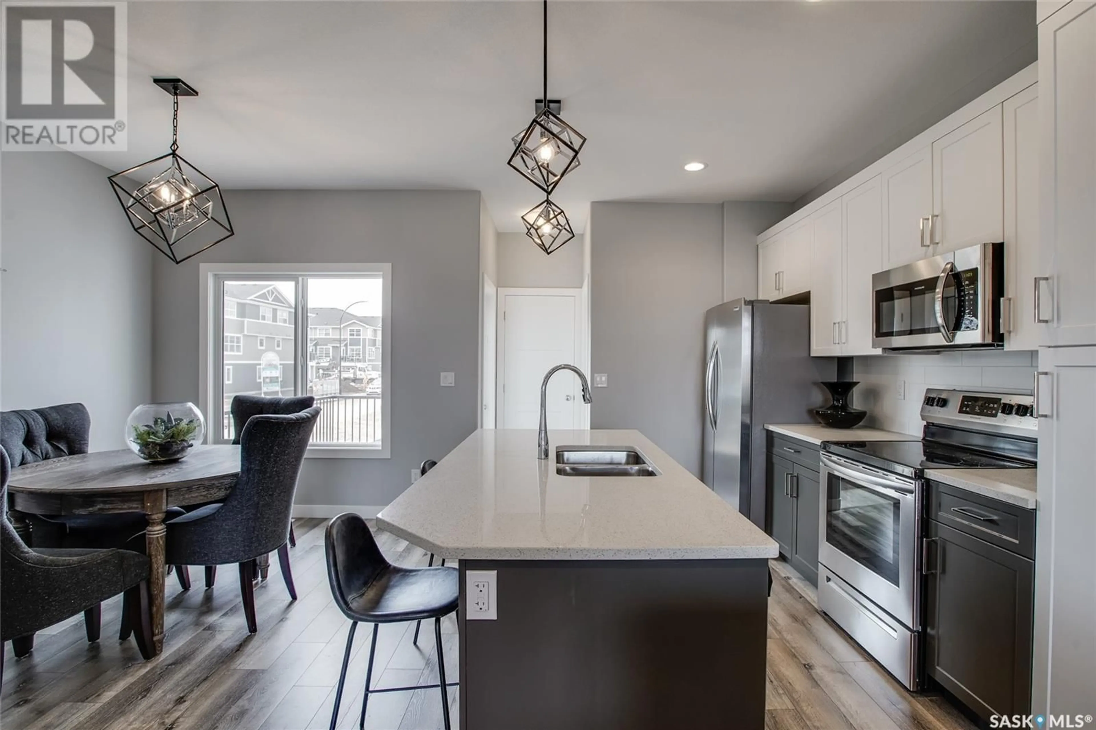 Open concept kitchen, unknown for 5512 Nicholson AVENUE, Regina Saskatchewan S4V4B4