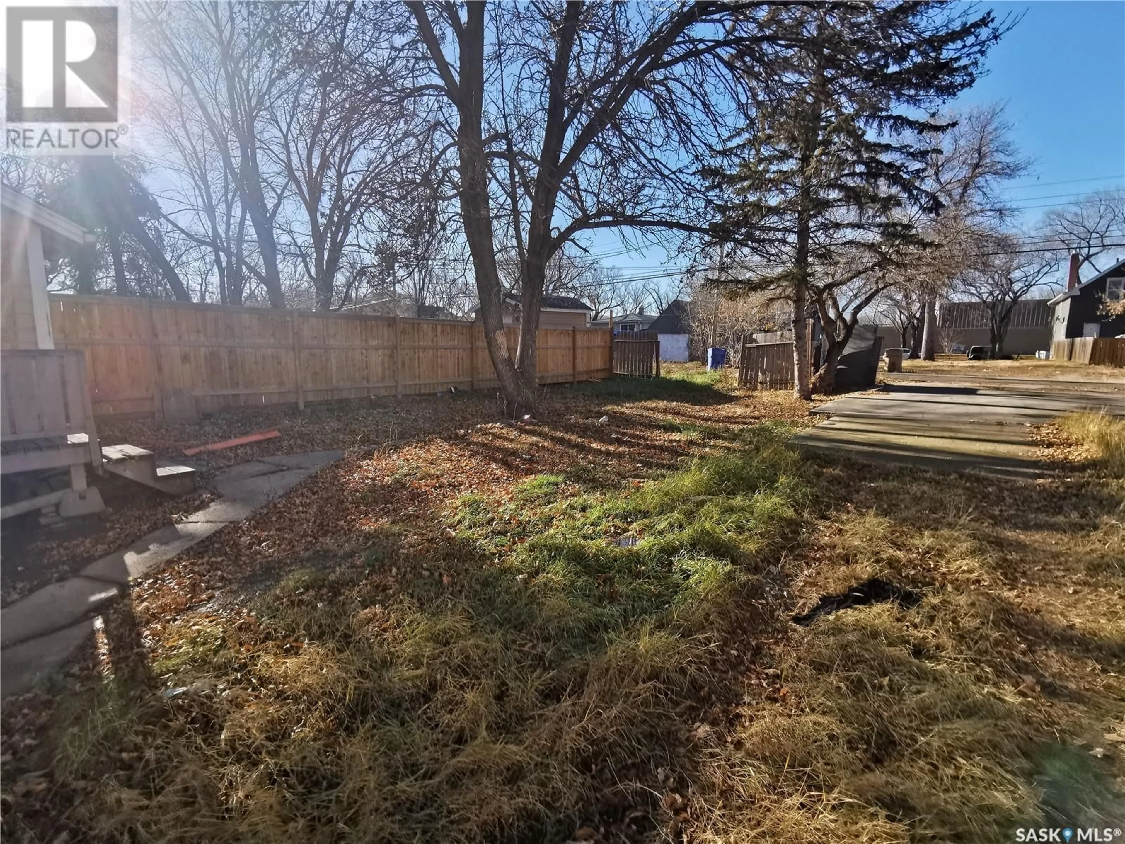 A pic from outside/outdoor area/front of a property/back of a property/a pic from drone, street for 1336 Retallack STREET, Regina Saskatchewan S4T2H9