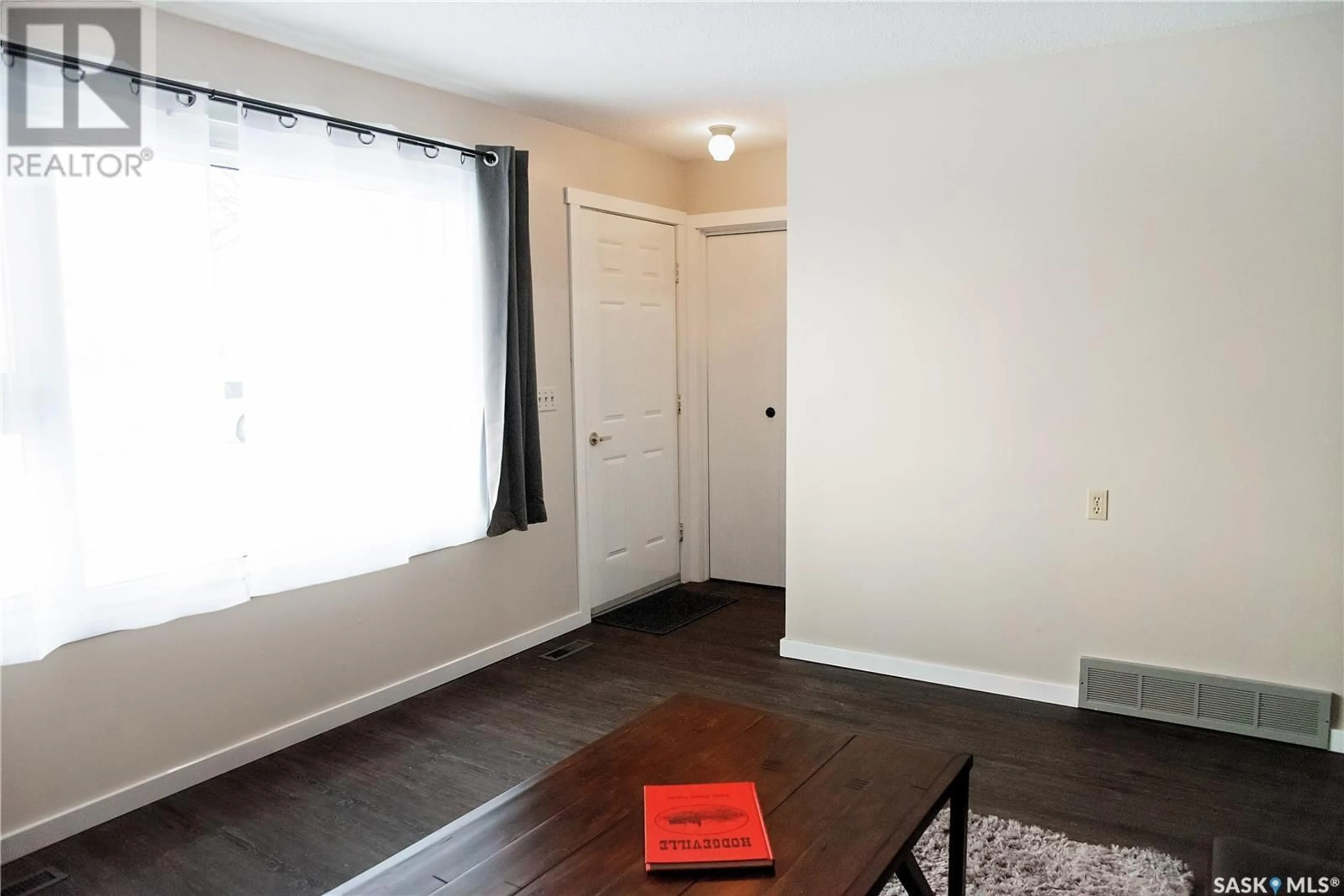 A pic of a room for 113-115 2ND AVENUE, Hodgeville Saskatchewan S0H2B0