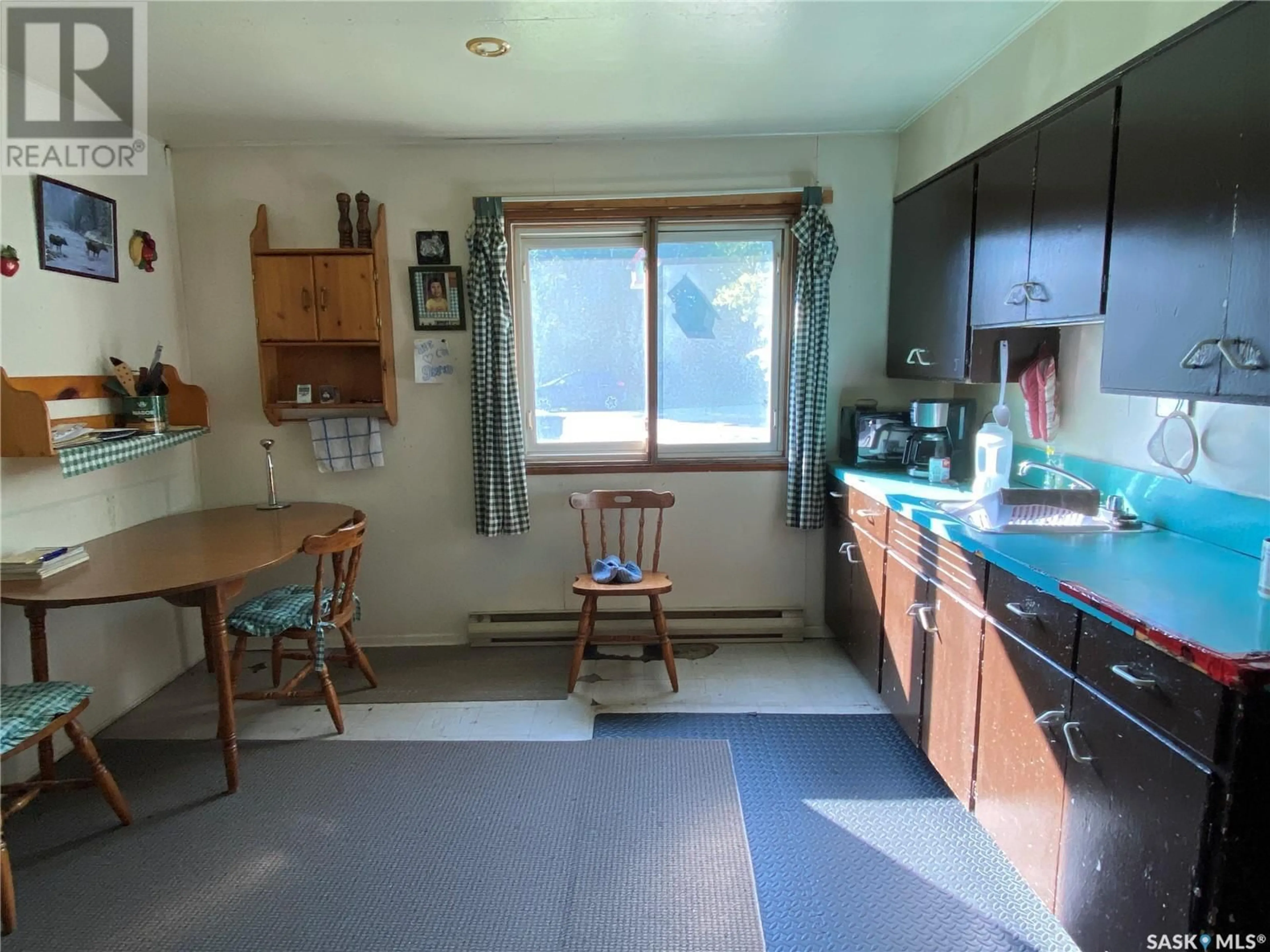 Standard kitchen, unknown for 234 Anson STREET, Air Ronge Saskatchewan S0J3G0