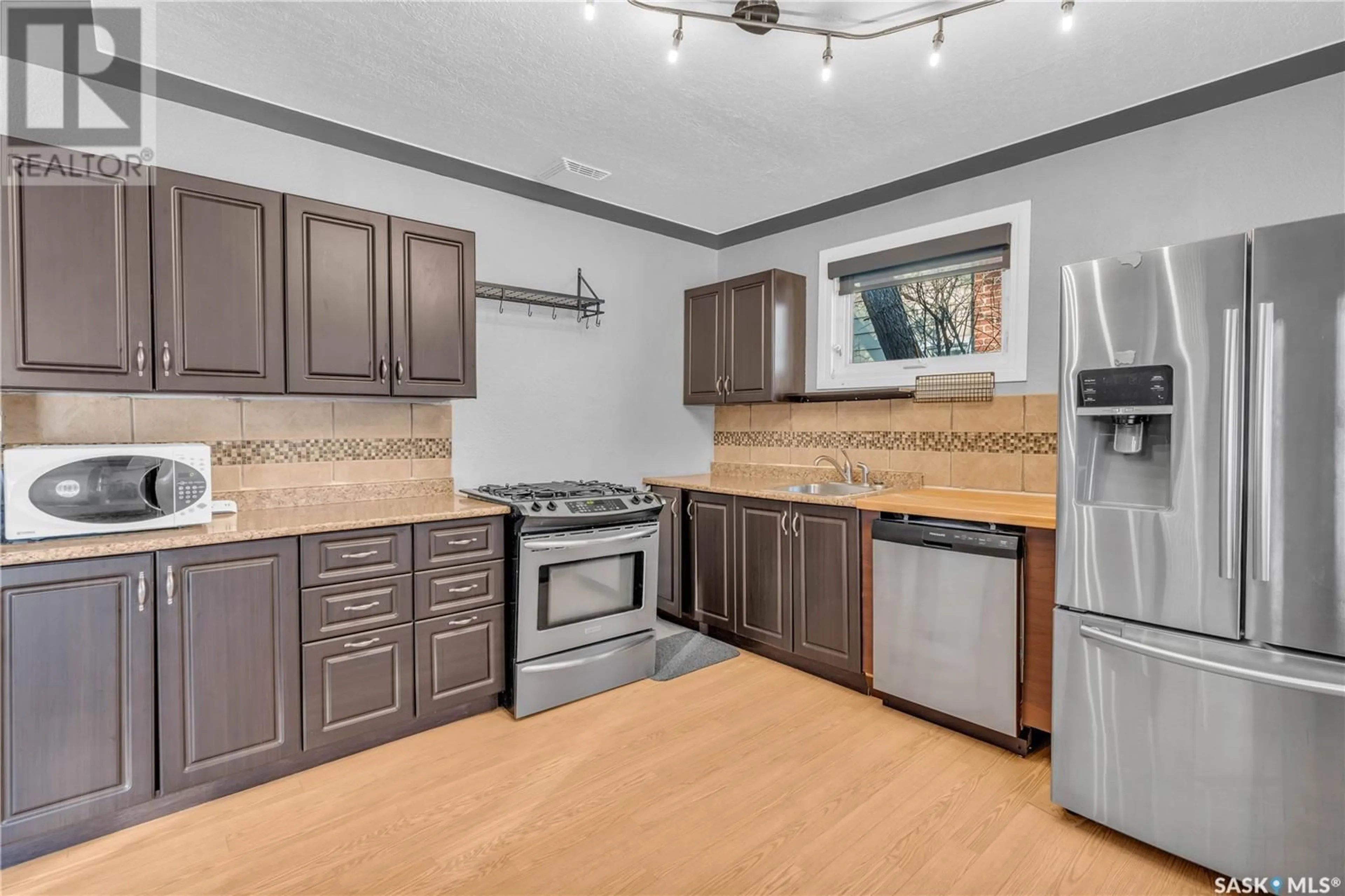 Standard kitchen, ceramic/tile floor for 3628 Albert STREET, Regina Saskatchewan S4S3P8