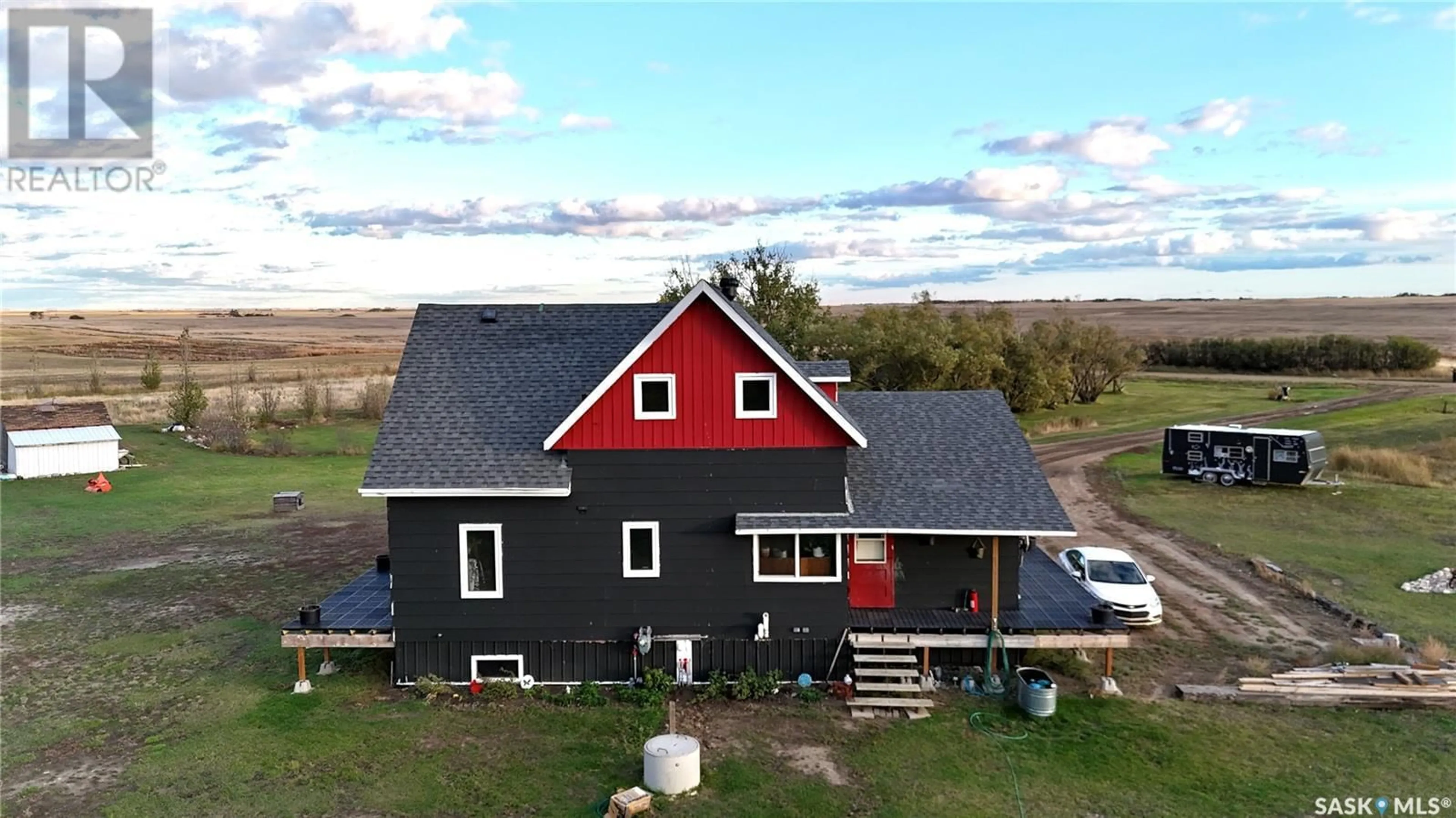 A pic from outside/outdoor area/front of a property/back of a property/a pic from drone, building for Lemcke Acreage, Loreburn Rm No. 254 Saskatchewan S0H3Z0