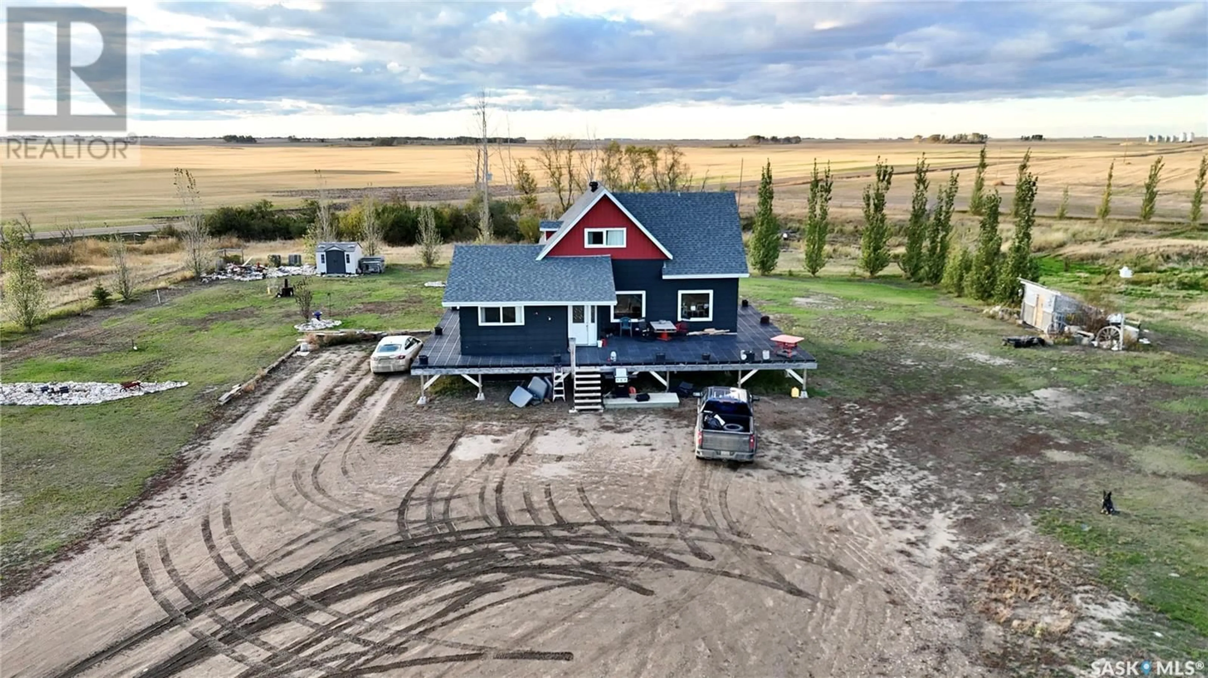 A pic from outside/outdoor area/front of a property/back of a property/a pic from drone, building for Lemcke Acreage, Loreburn Rm No. 254 Saskatchewan S0H3Z0