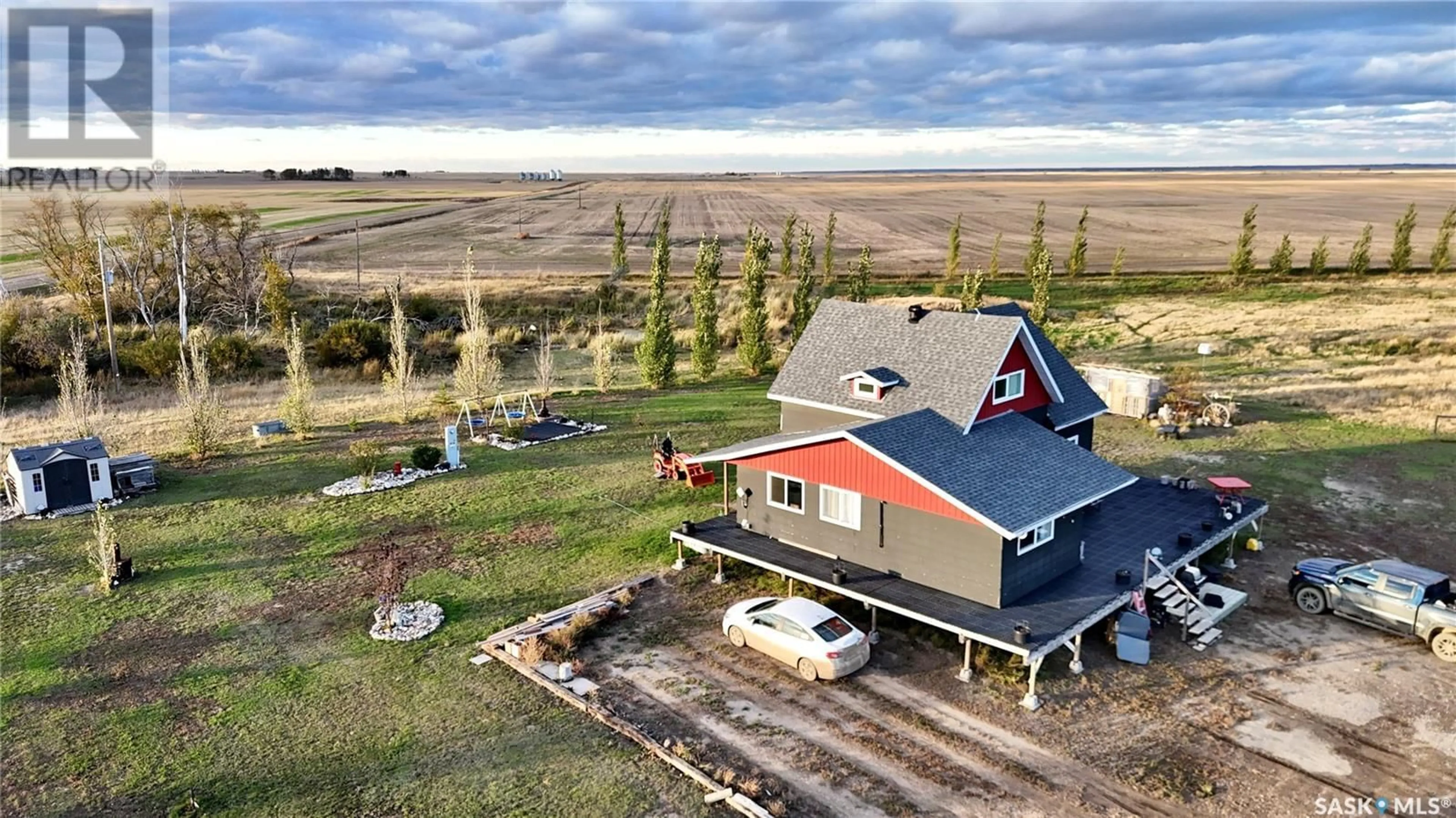 A pic from outside/outdoor area/front of a property/back of a property/a pic from drone, building for Lemcke Acreage, Loreburn Rm No. 254 Saskatchewan S0H3Z0