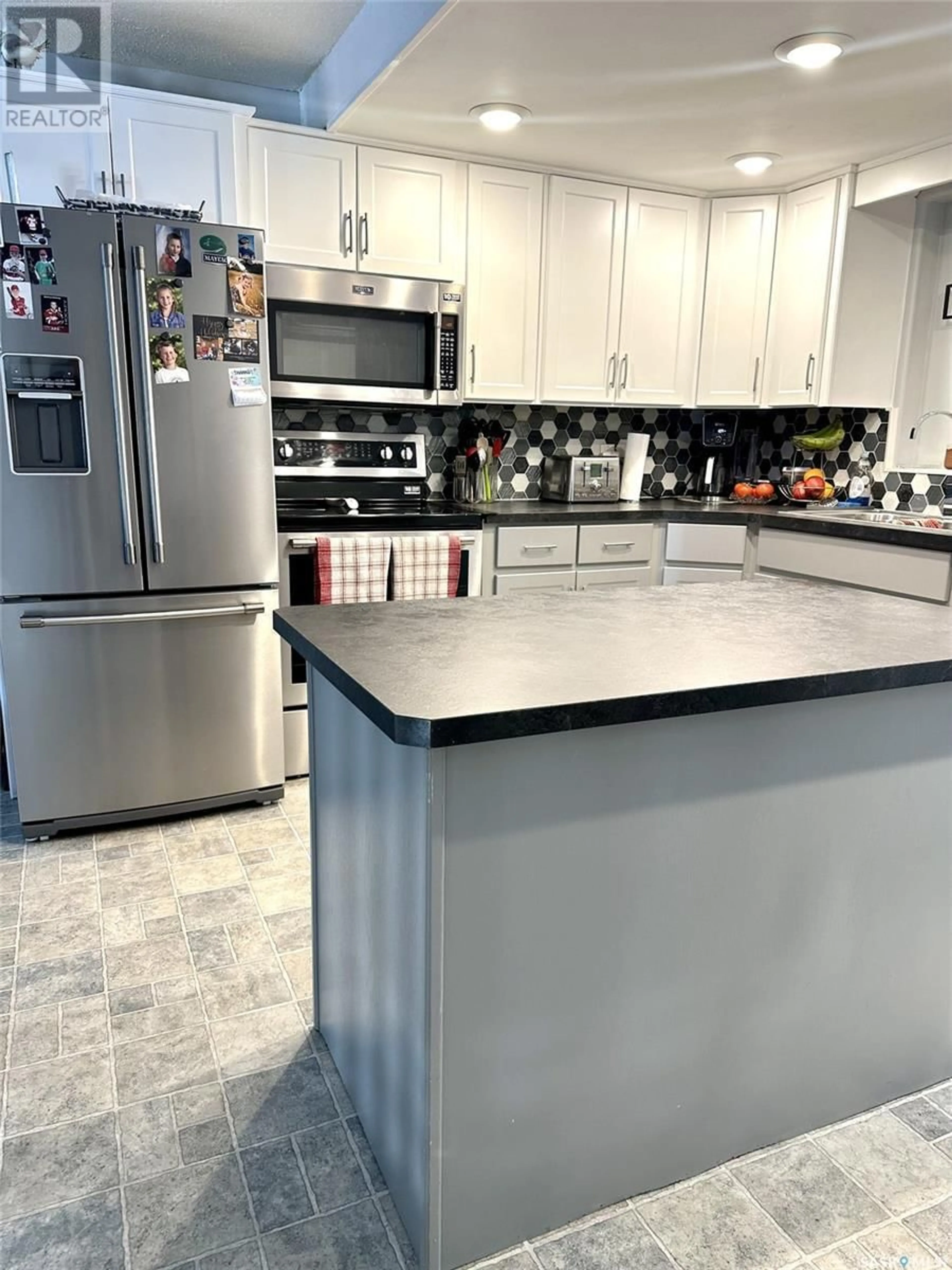 Open concept kitchen, ceramic/tile floor for 311 West ROAD, Leroy Saskatchewan S0K2P0