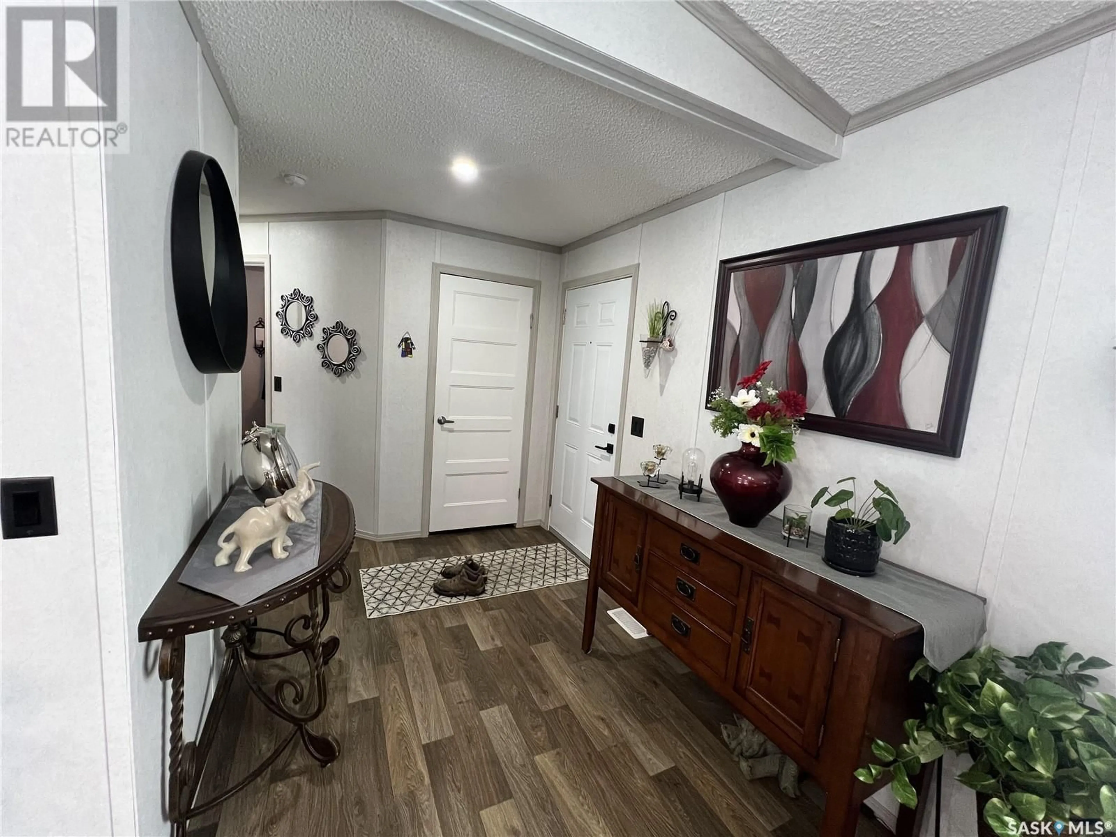 Indoor entryway for 215 1st STREET, Meota Saskatchewan S0M1X0