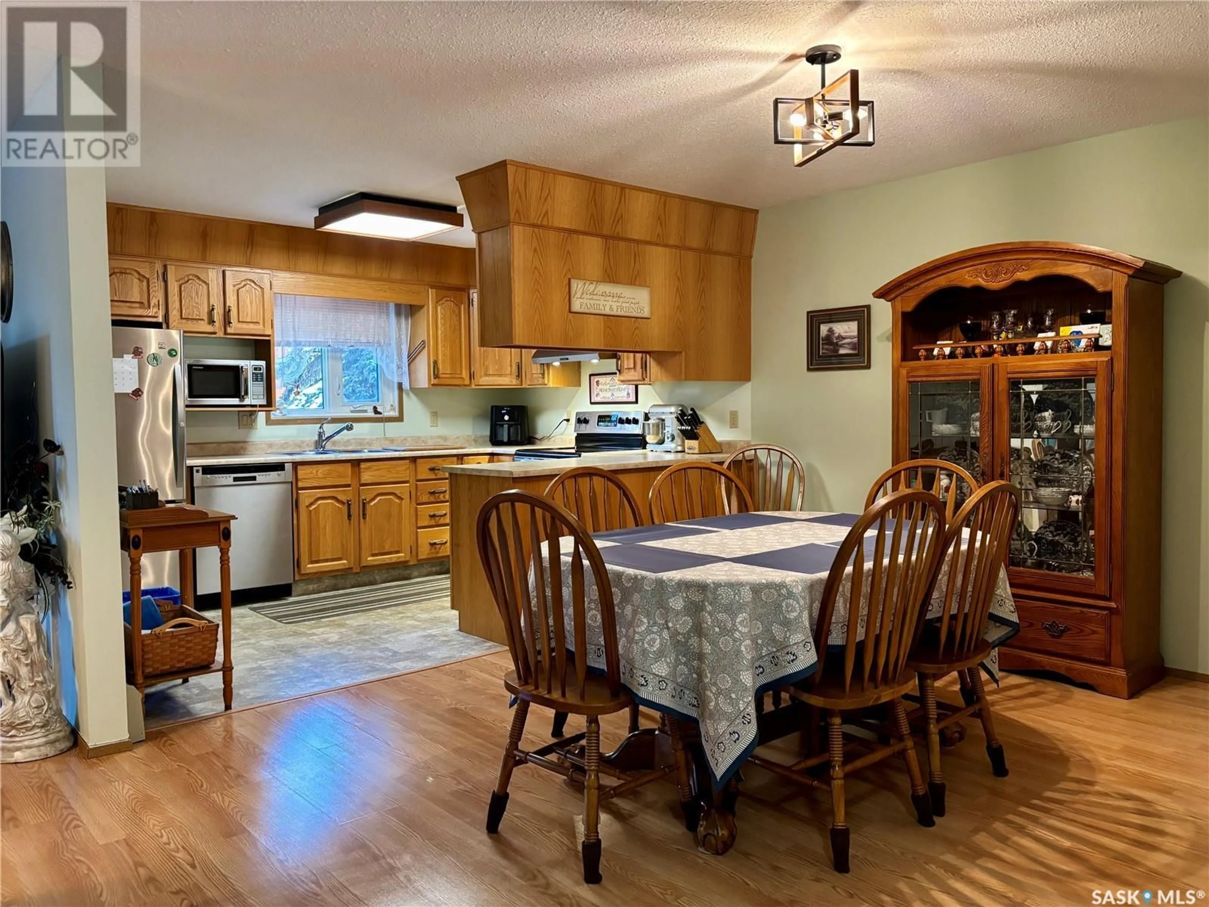 Open concept kitchen, unknown for 108 3120 Louise STREET, Saskatoon Saskatchewan S7J3L8